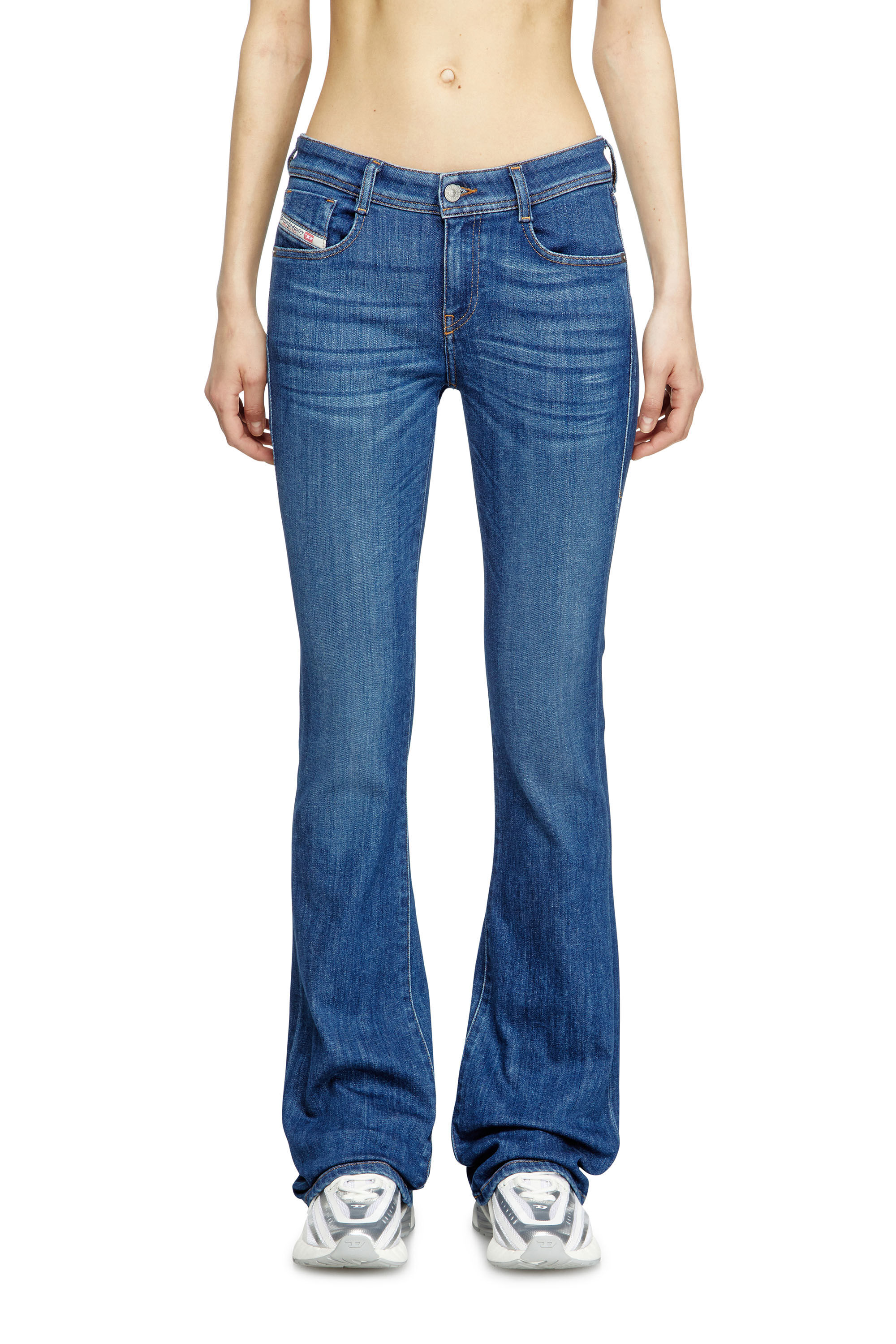 Diesel - Bootcut Jeans 1969 D-Ebbey 09M73 Femme, Bleu moyen - Image 3