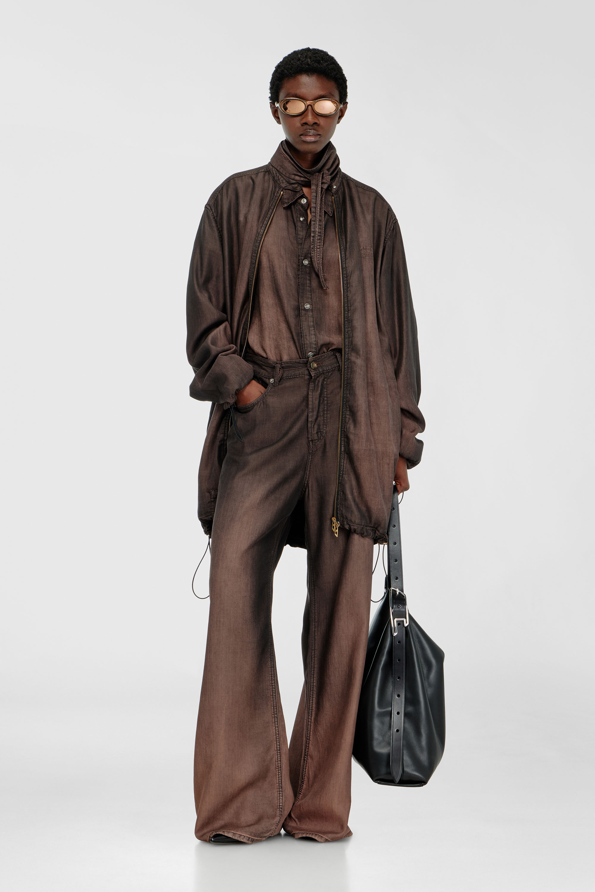 Diesel - DE-TROIT-S, Veste l&eacute;g&egrave;re en denim fluide enduit Femme in Marron - 1