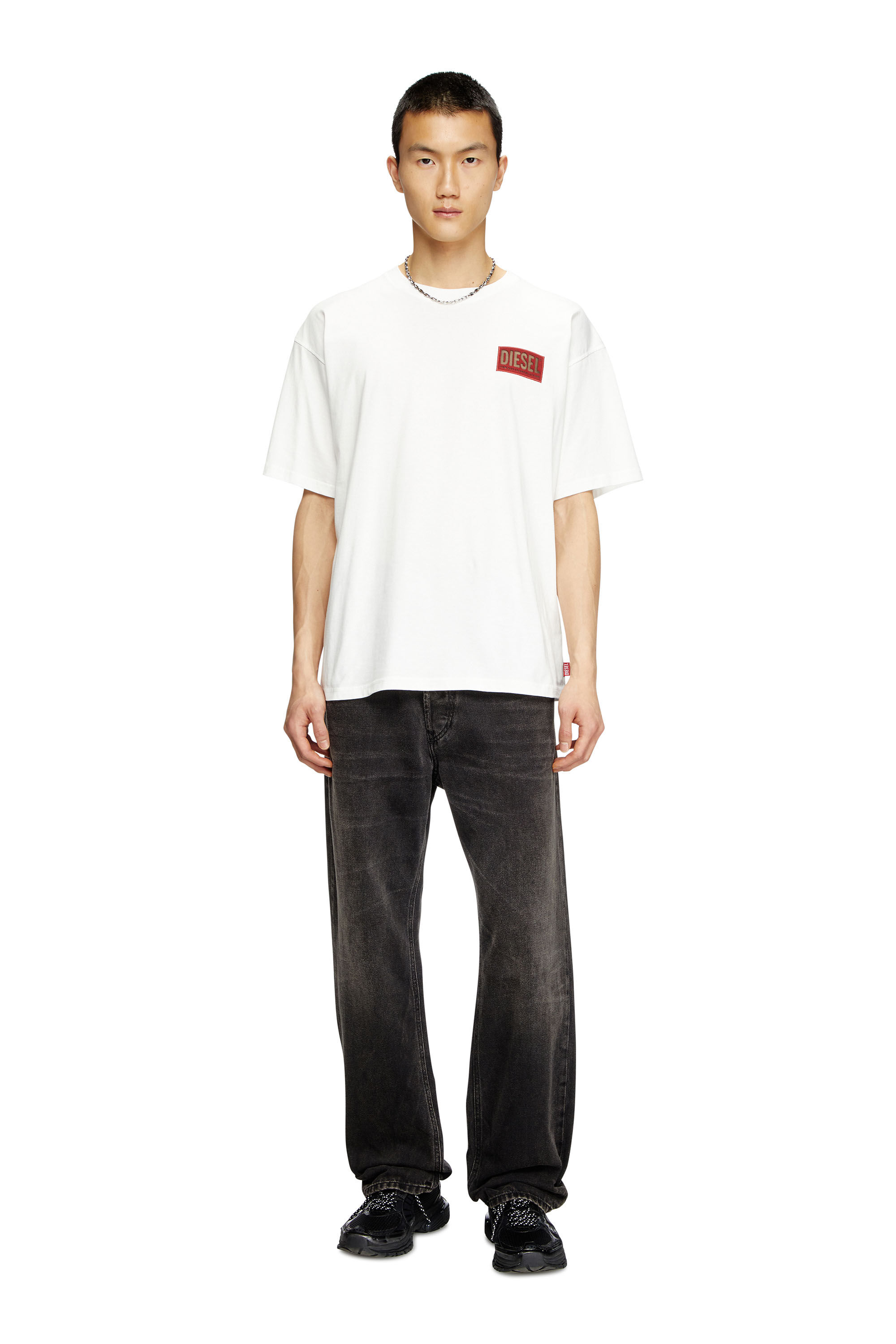 Tシャツ・カットソー DIESEL Men T-shirt White A180280PLAT 141 Men's T-shirt with logo patch | White | Diesel