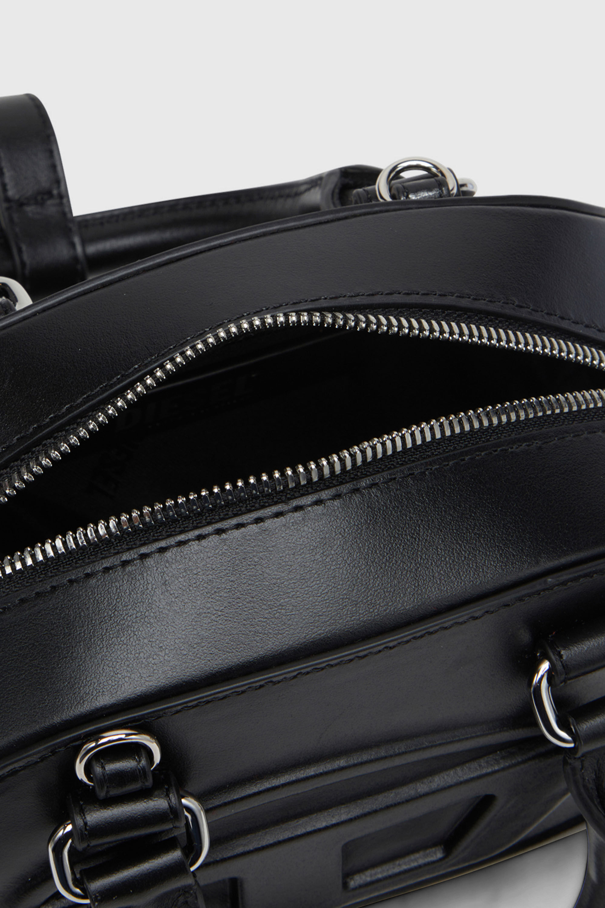Diesel - 1DR DOME CROSSBODY, 1DR Dome-Petit sac bowling en cuir Femme in Noir - 4