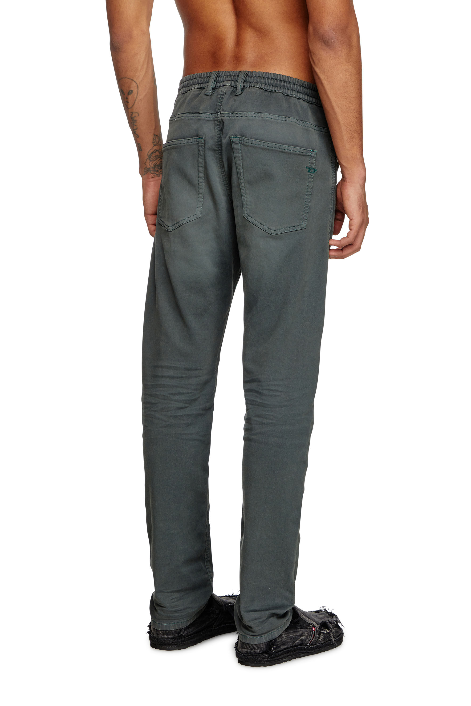 Diesel - Regular 2030 D-Krooley Joggjeans® 0670M Homme, Gris - Image 4