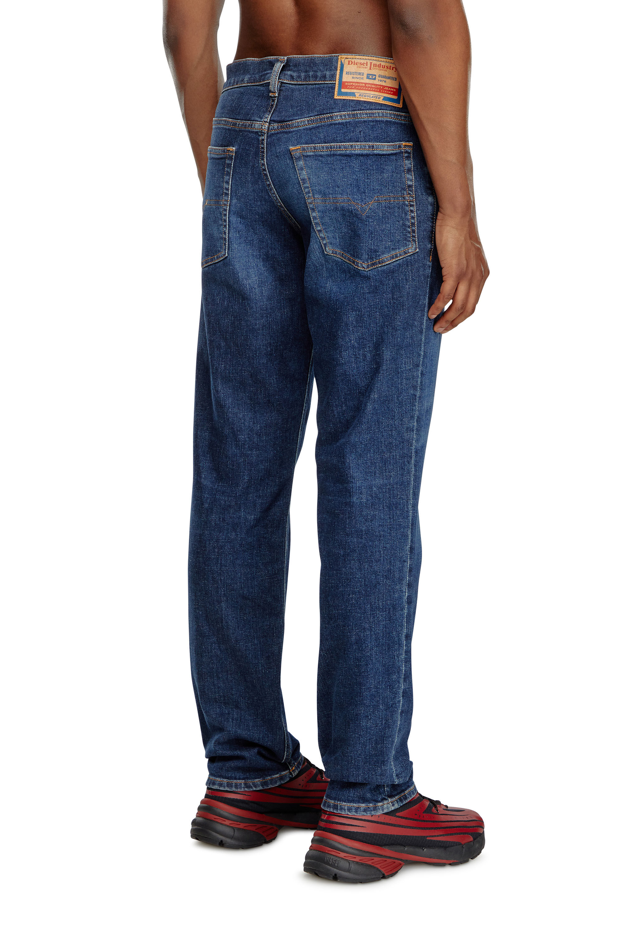 Diesel - Homme Tapered Jeans 2023 D-Finitive 09J47, Bleu Foncé - Image 4