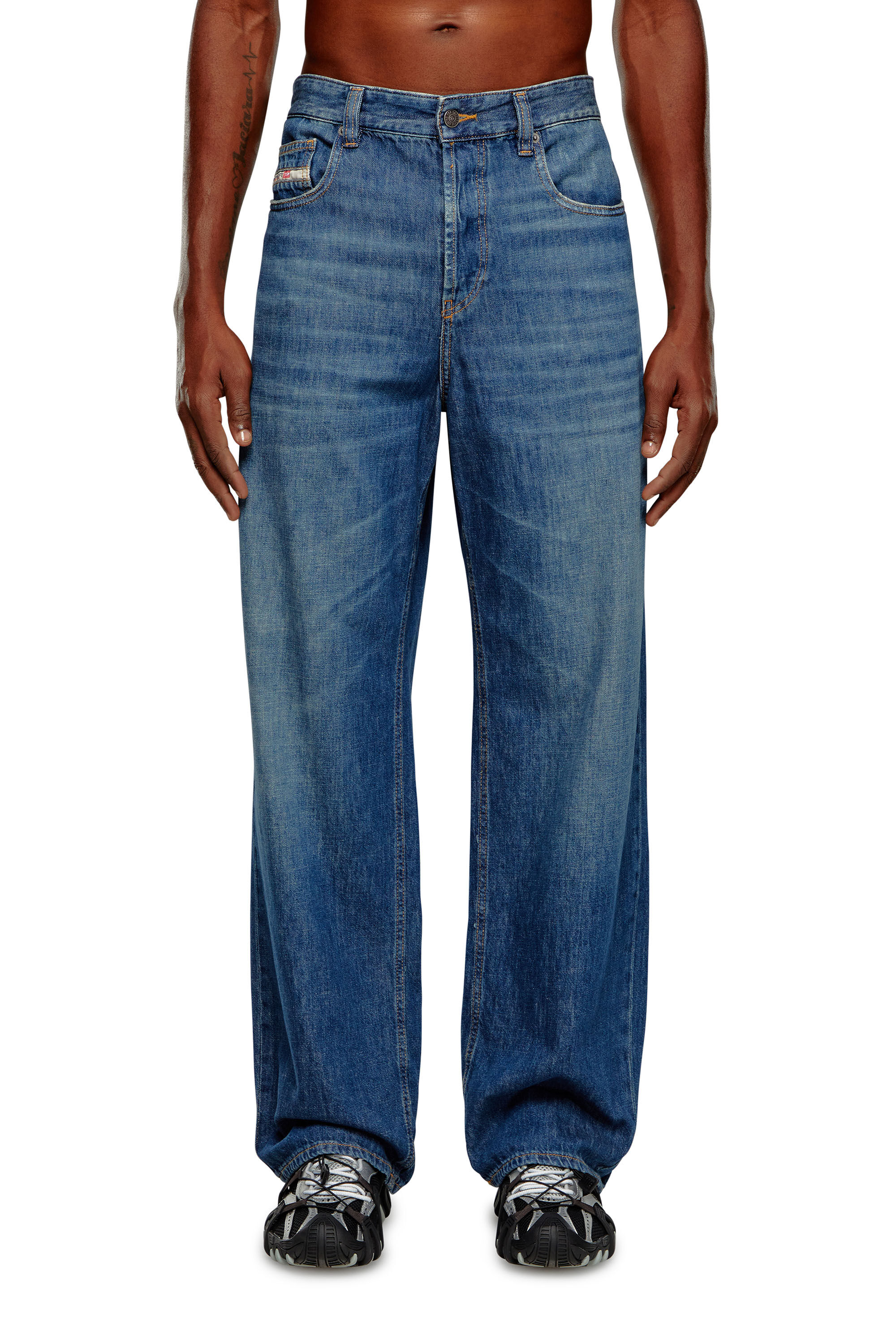 Men's Relaxed Jeans | Light Blue | Diesel 2001 D-Macro