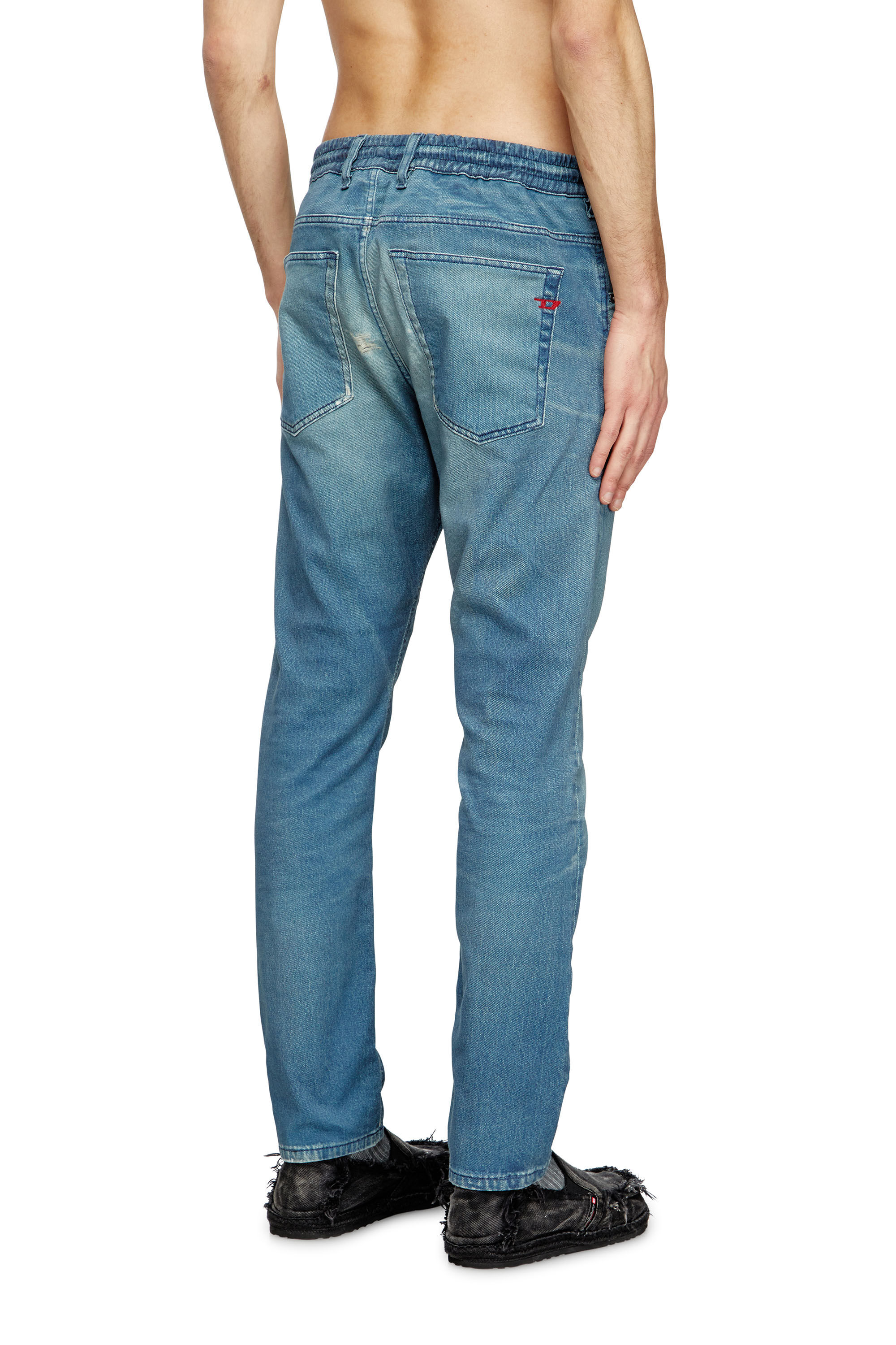 Diesel - Regular 2032 D-Krooley Joggjeans® 068PC Homme, Bleu Clair - Image 4