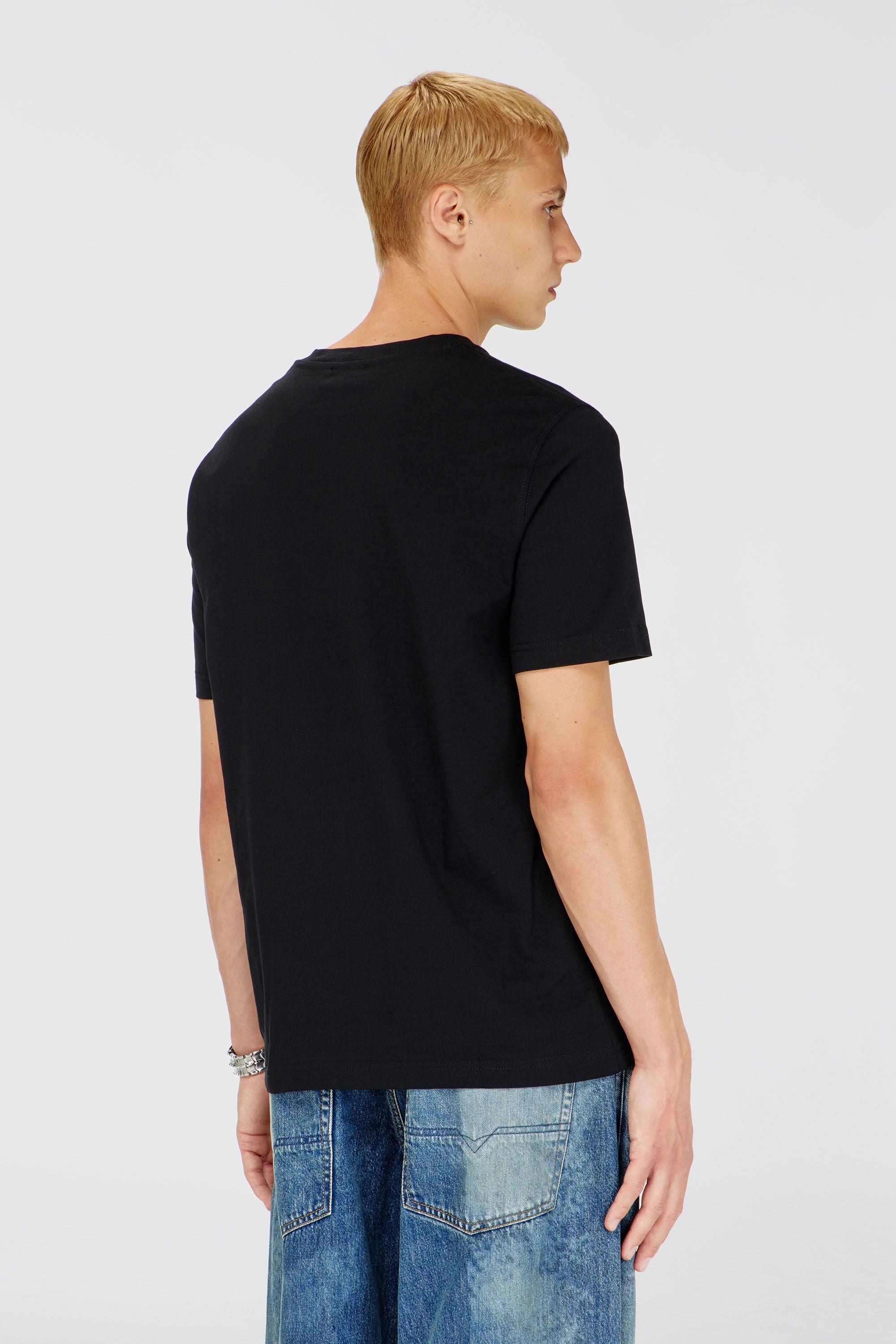 Diesel - T-ADJUST-Q7, T-shirt avec logo Diesel effet flou Homme in Noir - 4