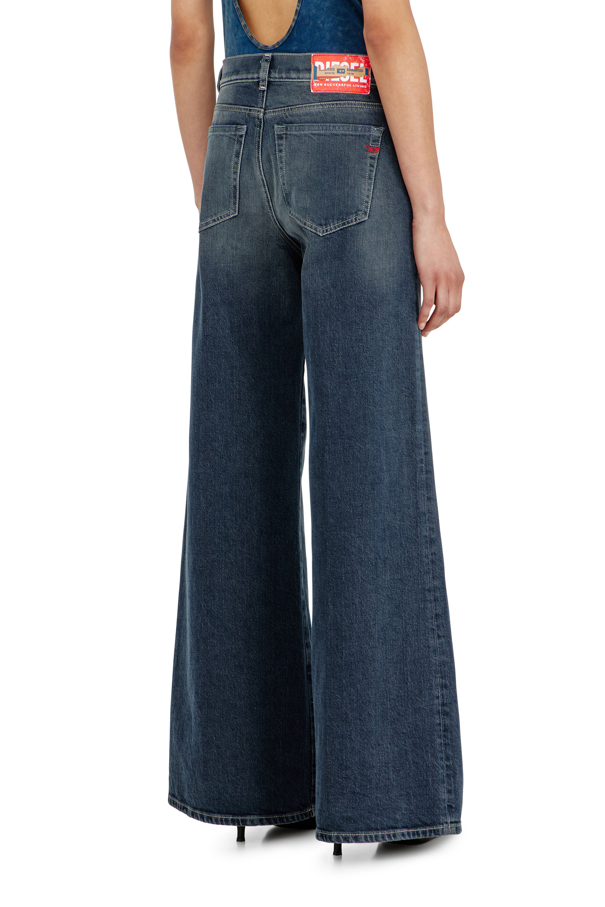 Diesel - Flare Jeans 1978 D-Akemi 007EI Femme, Bleu Fonc&eacute; - Image 5