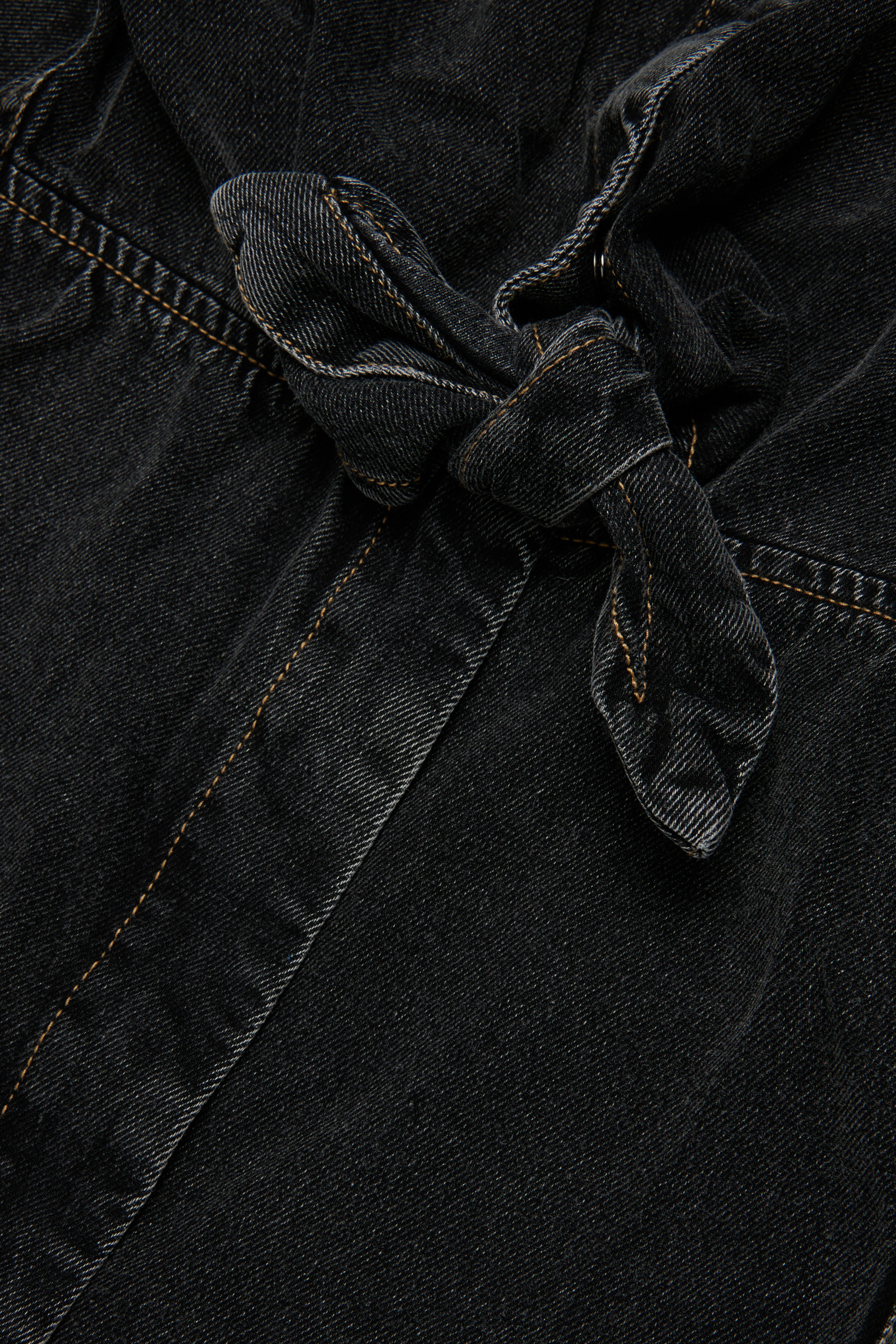 Diesel - DESUSY, Robe-chemise en denim avec ceinture nou&eacute;e &agrave; la taille Femme in Noir - 4