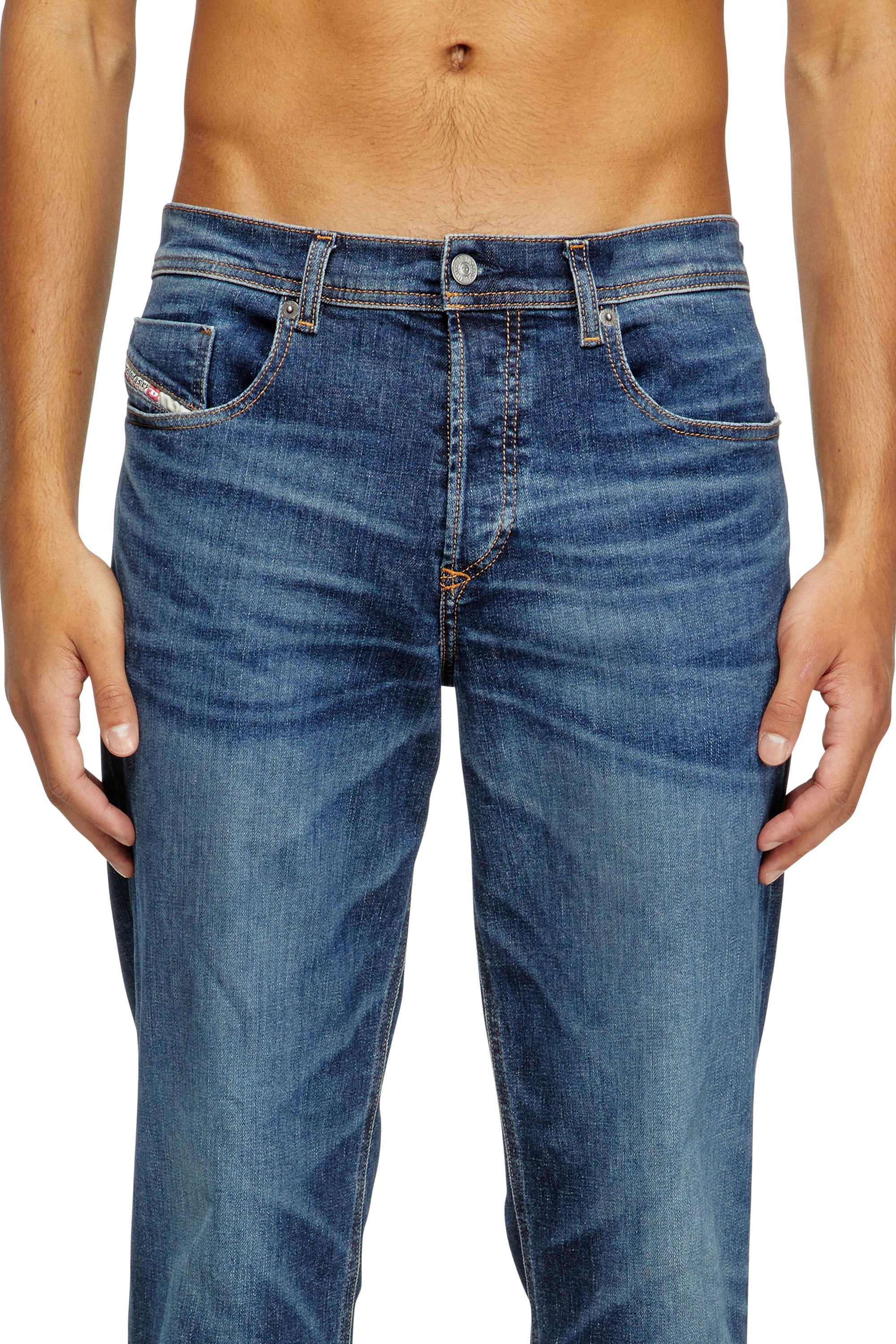Diesel - Regular Jeans 2023 D-Finitive 09J47 Homme, Bleu Foncé - Image 5