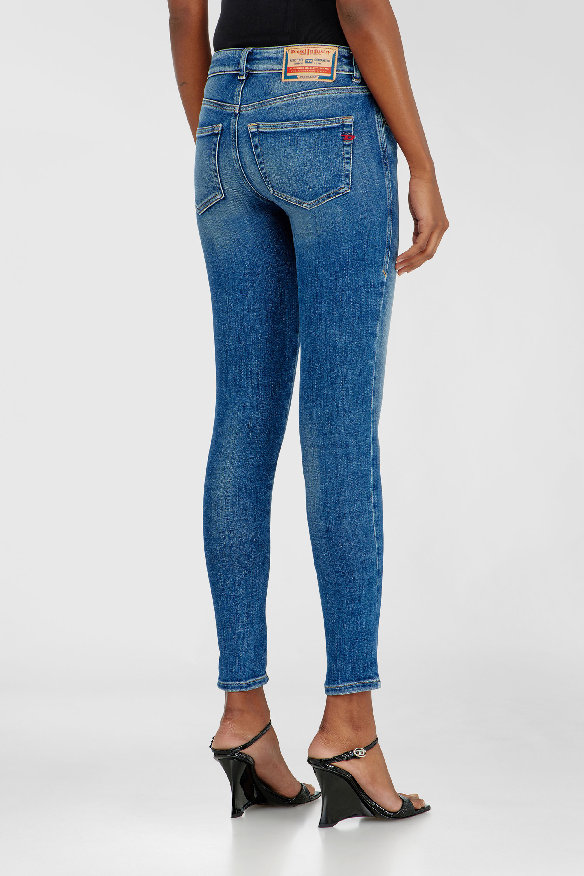 Diesel - Skinny Jeans 2017 Slandy 09P71 Femme, Bleu moyen - Image 5