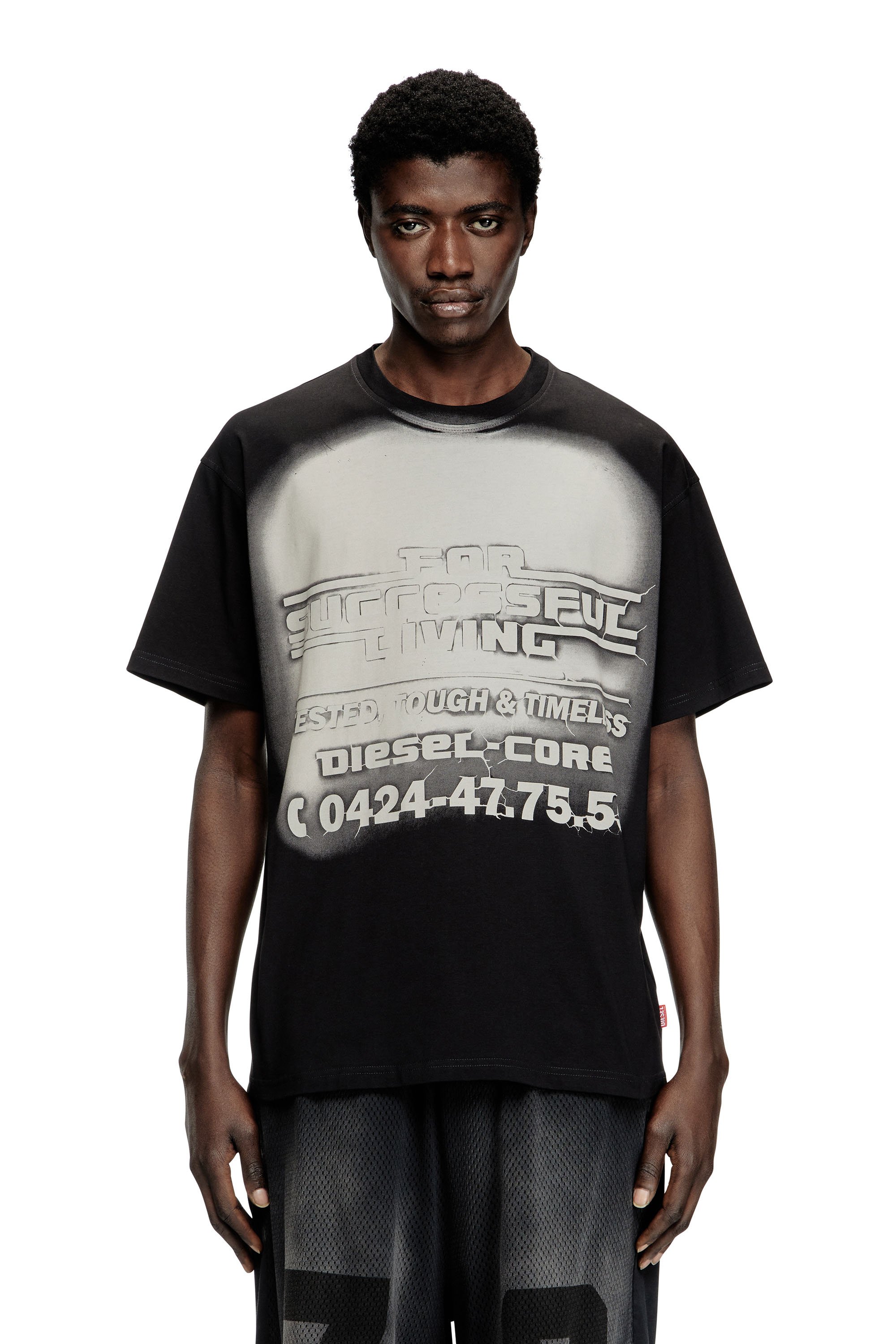 Diesel - T-BOXT-R15, T-shirt à motif graphique avec logo éclaté Homme in Noir - 1