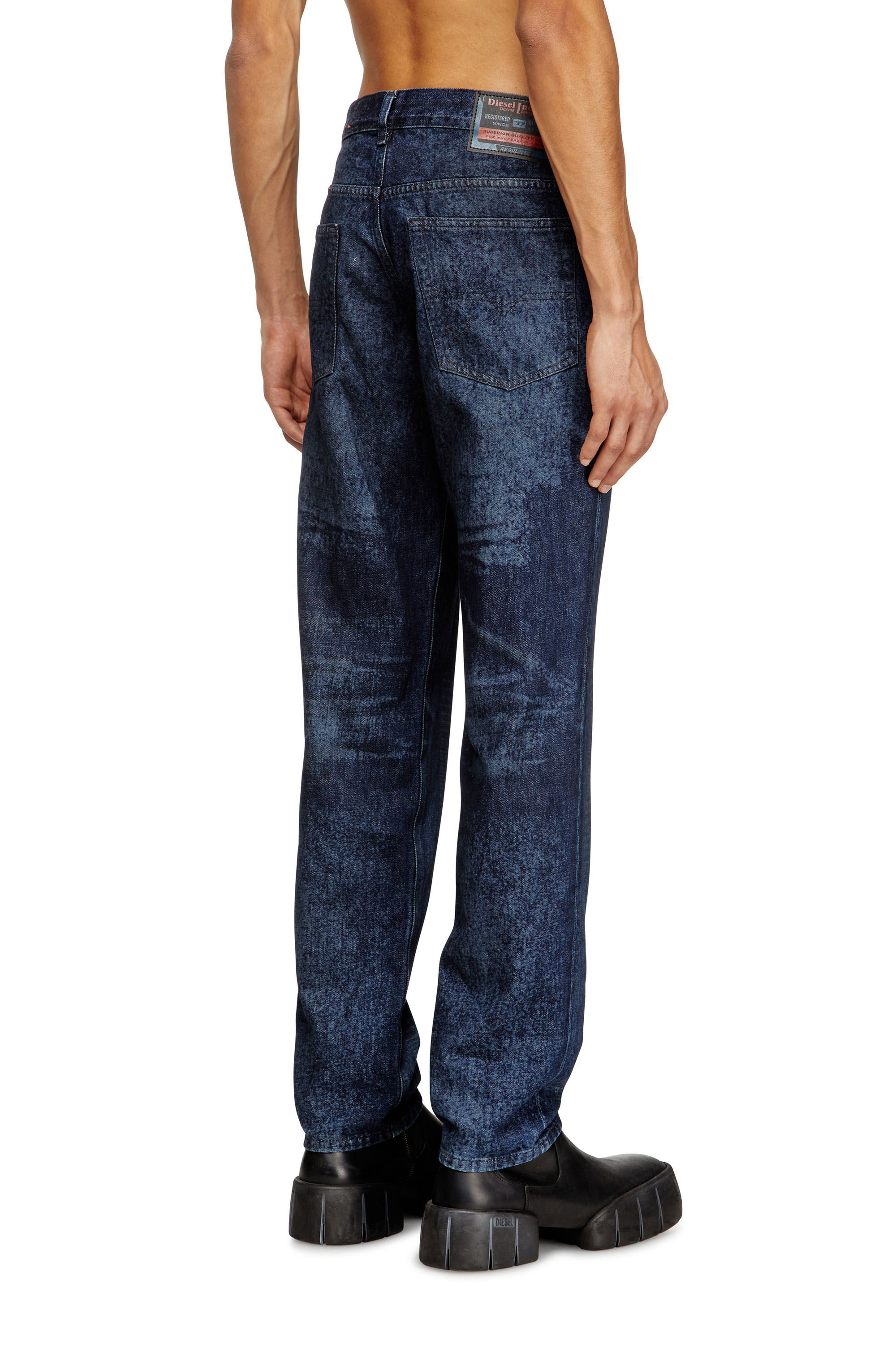 Diesel - Regular Jeans 2023 D-Finitive 007CV Homme, Bleu Foncé - Image 4