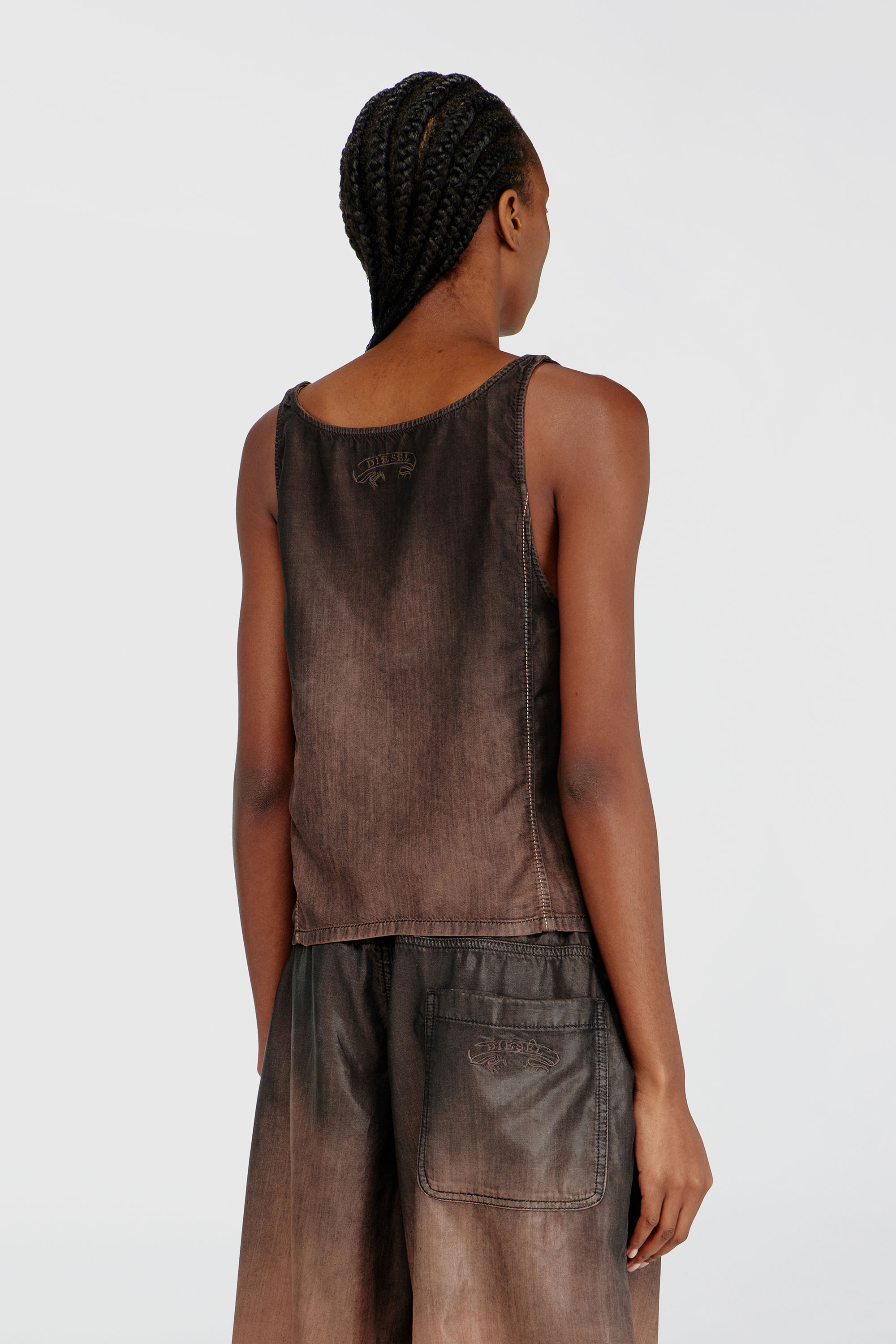 Diesel - DE-NORIAN-S, D&eacute;bardeur en denim enduit fluide Femme in Marron - 4