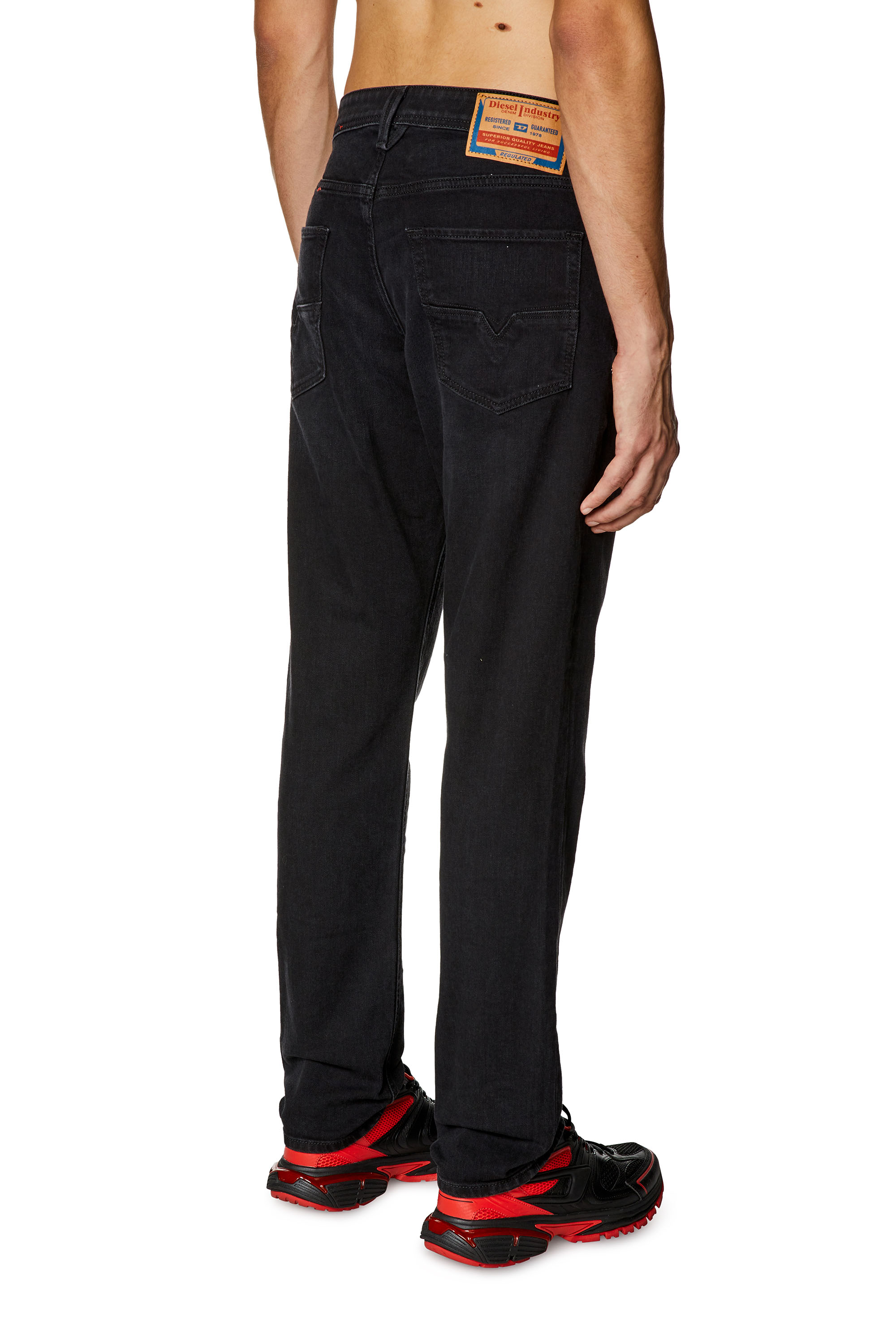 Diesel - Regular Jeans 1986 Larkee-Beex 09D48 Homme, Noir/Gris foncé - Image 4