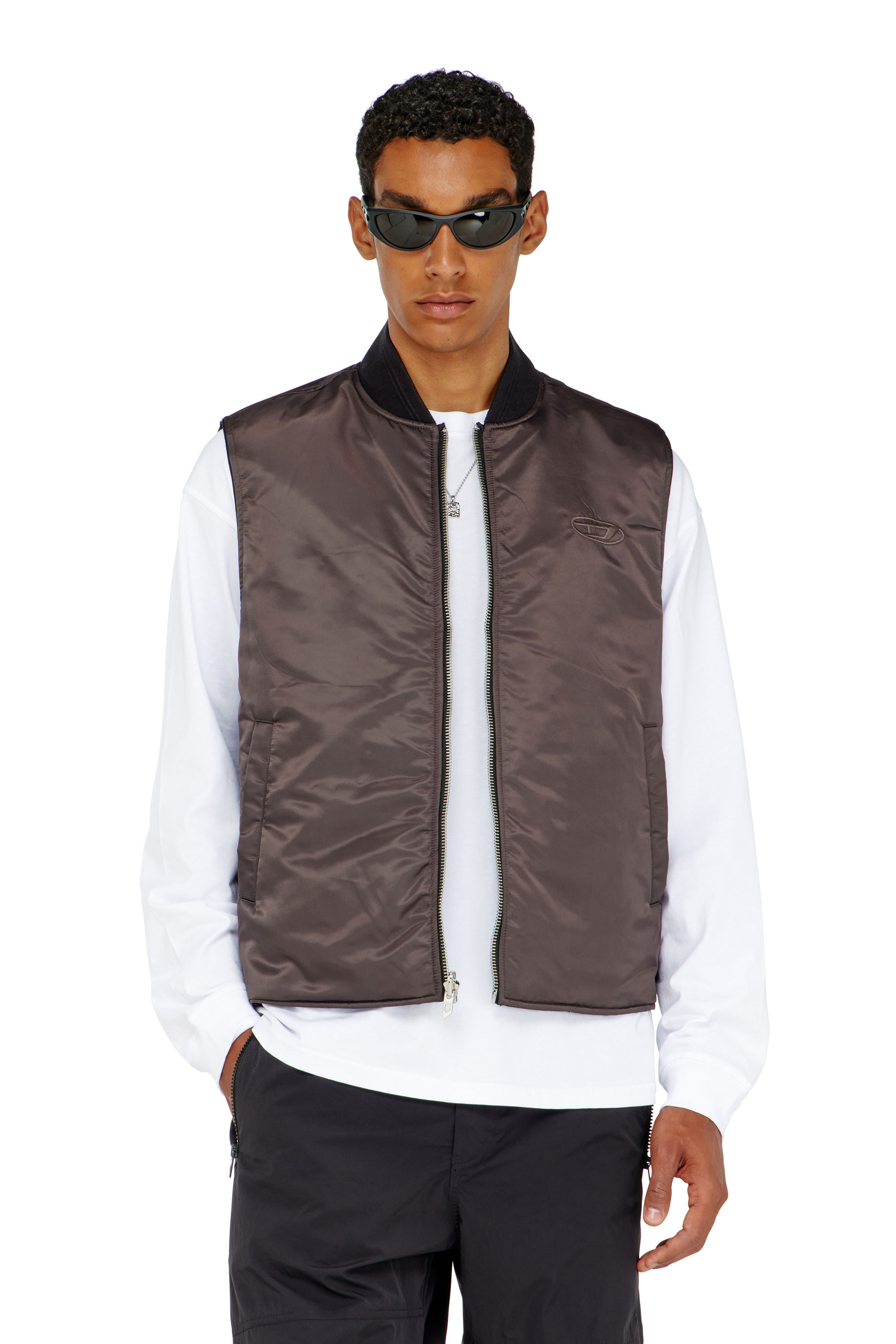 Diesel - W-TYPE-D1-SL, Gilet matelass&eacute; en satin avec broderie Oval D Homme in Noir - 7