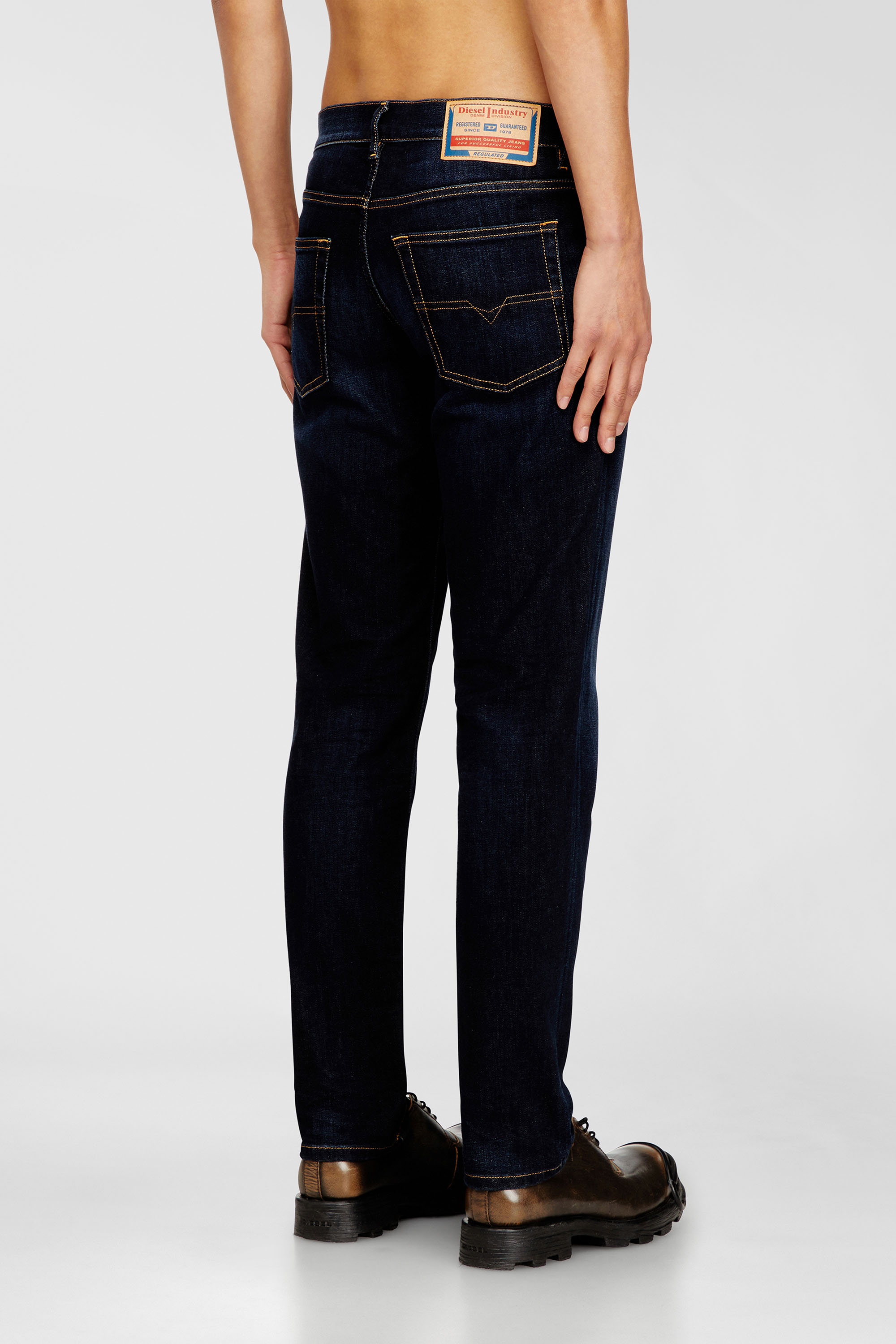 Diesel - Regular Jeans 2023 D-Finitive 009ZS Homme, Bleu Fonc&eacute; - Image 3