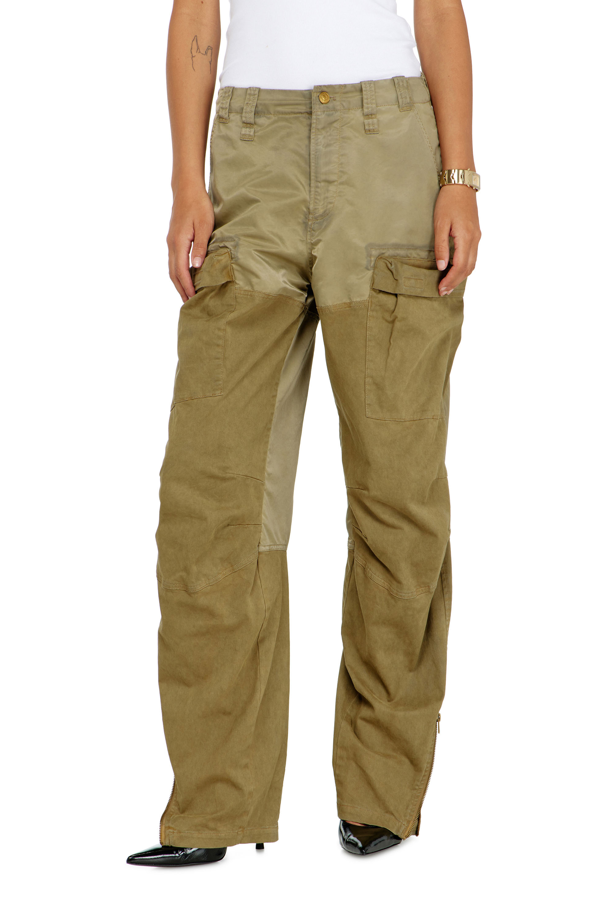 Diesel - P-ARKER, Pantalon cargo en coton et nylon Femme in Vert - 3