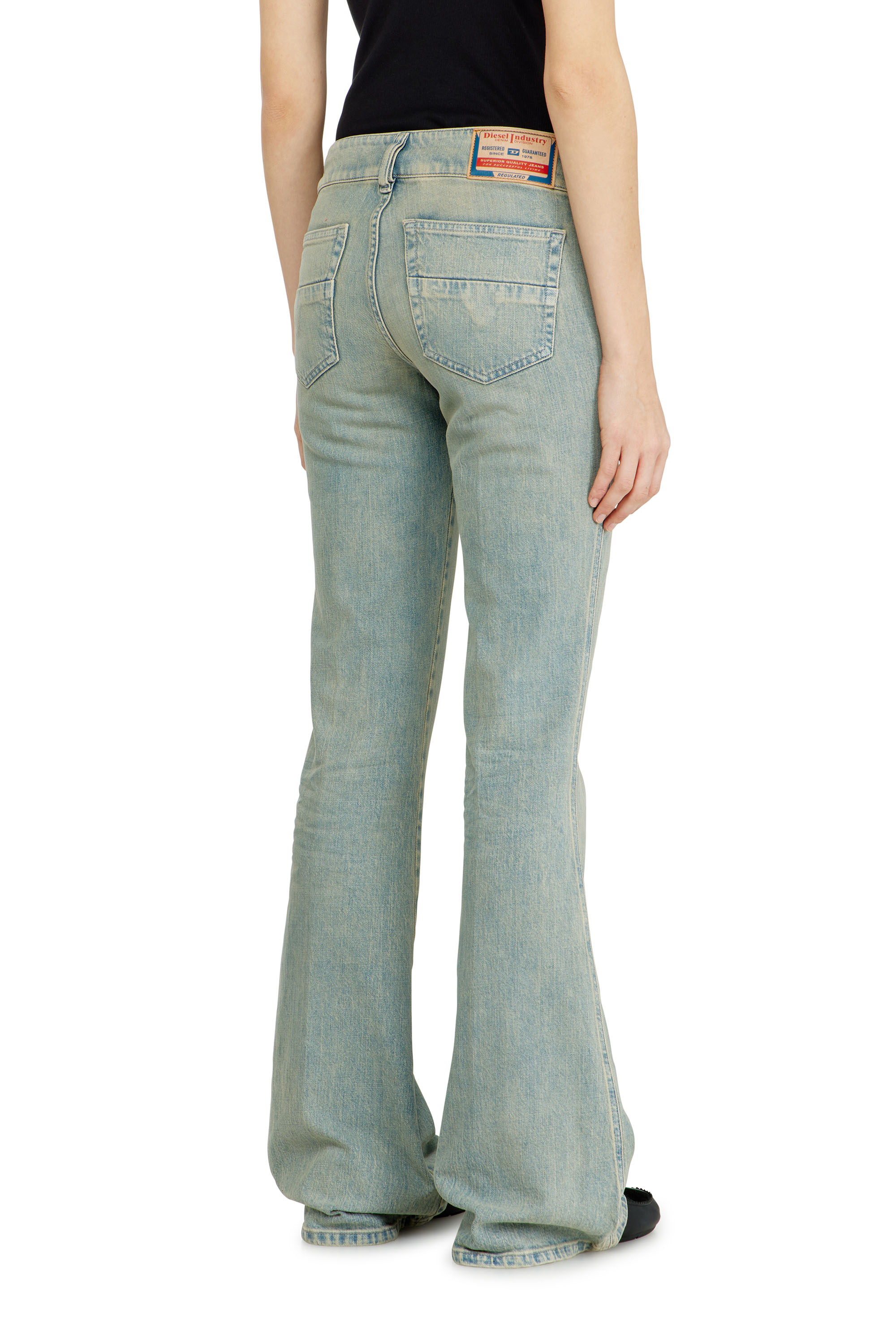 Diesel - Bootcut Jeans D-Hush 09N33 Femme, Bleu moyen - Image 5