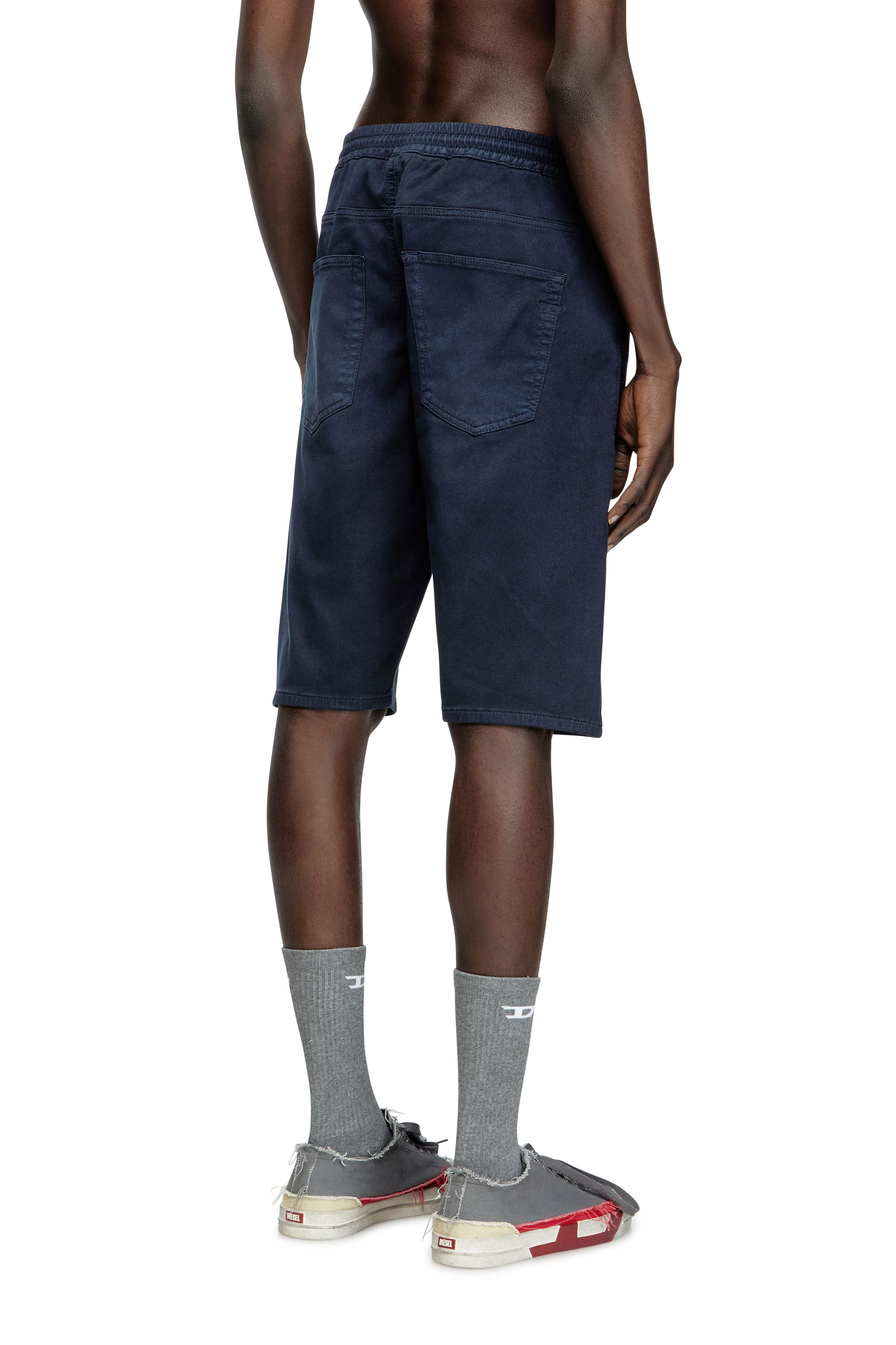 Diesel - 2033 D-KROOLEY-SHORT JOGG, Short chino en JoggJeans Homme in Bleu - 4