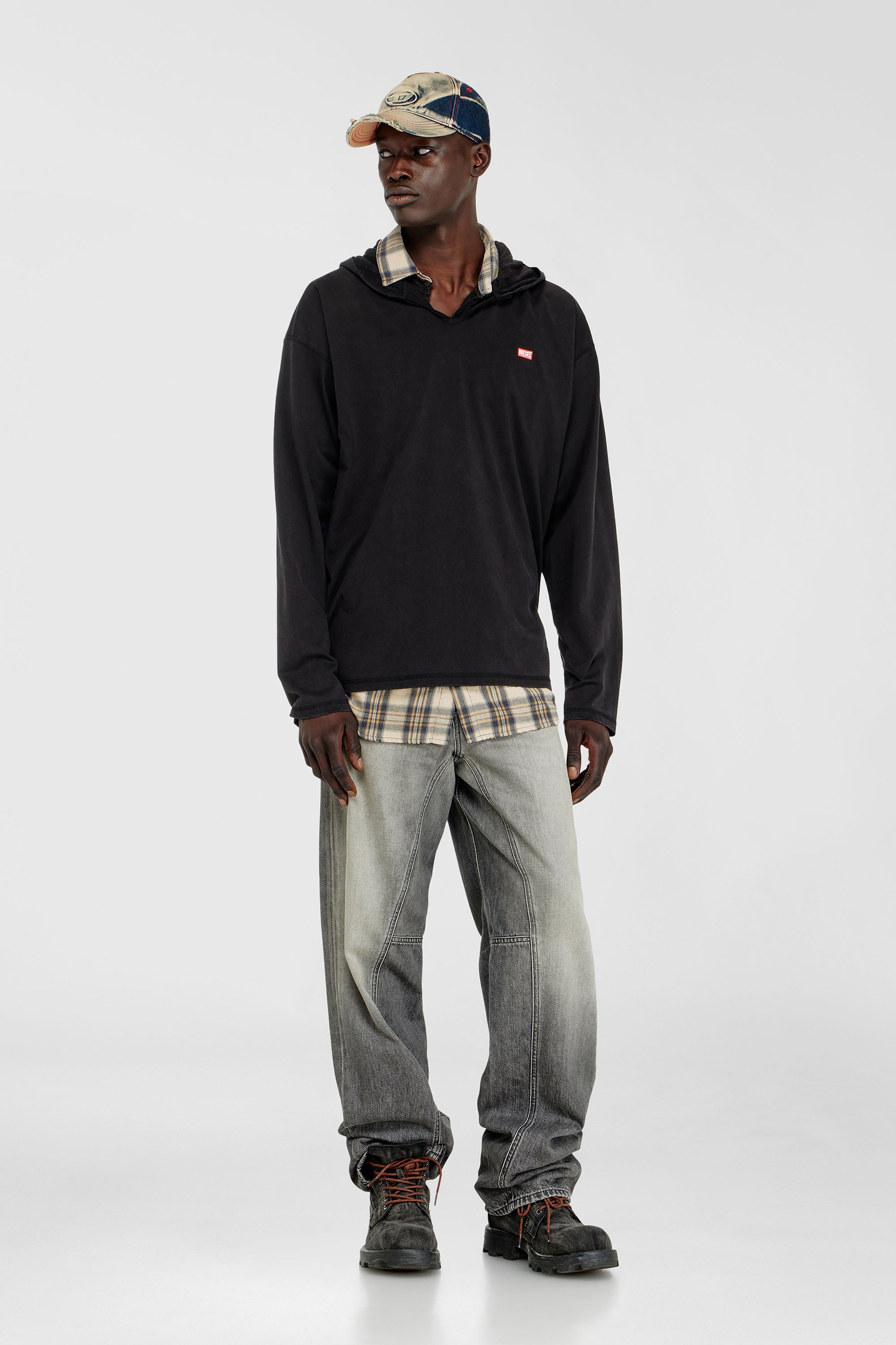 Diesel - T-BOXT-LS-HOOD-CHECK, T-shirt &agrave; manches longues avec capuche en flanelle Homme in Noir - 2