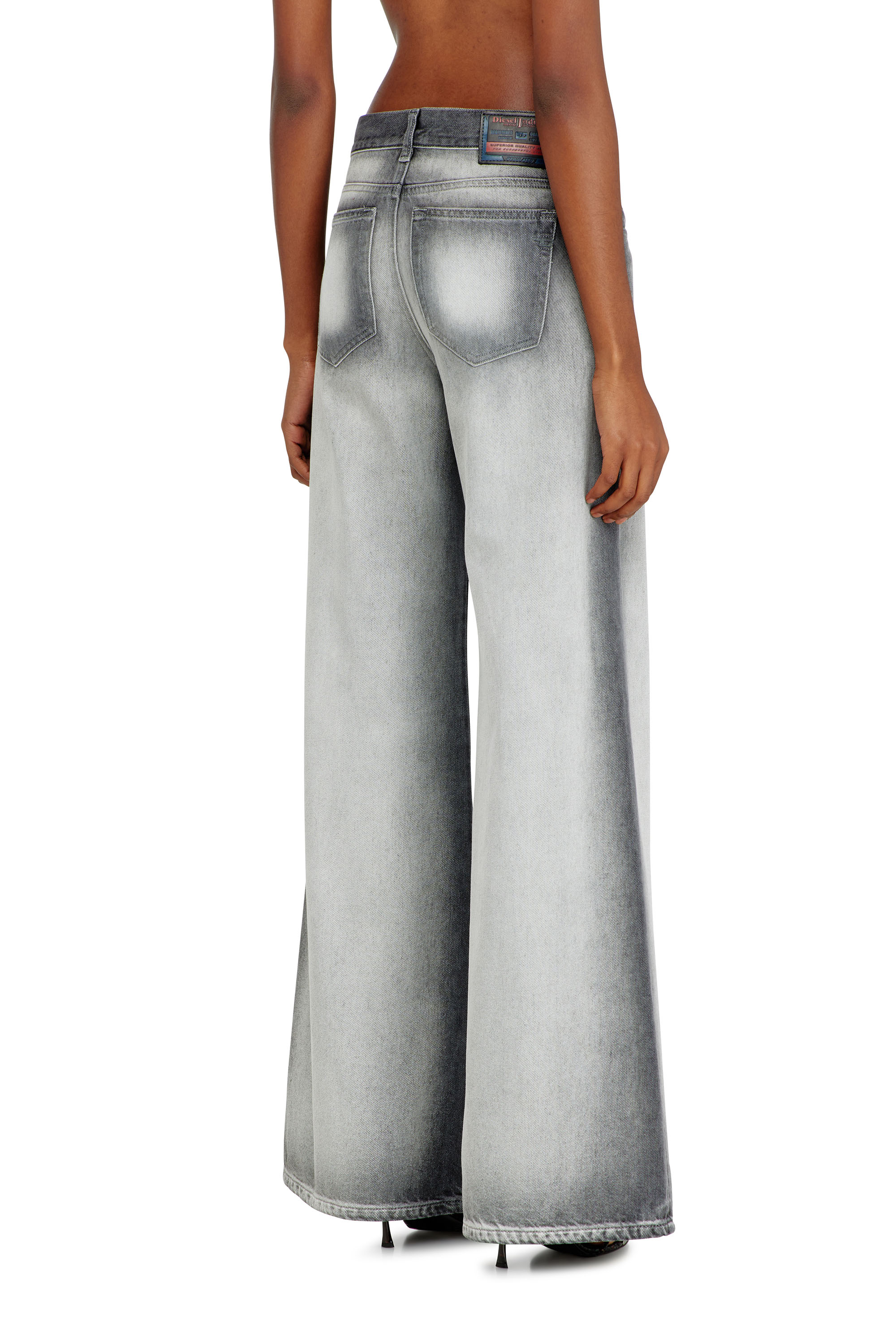 Diesel - Flare Jeans 1978 D-Akemi 09P28 Femme, Gris Clair - Image 4