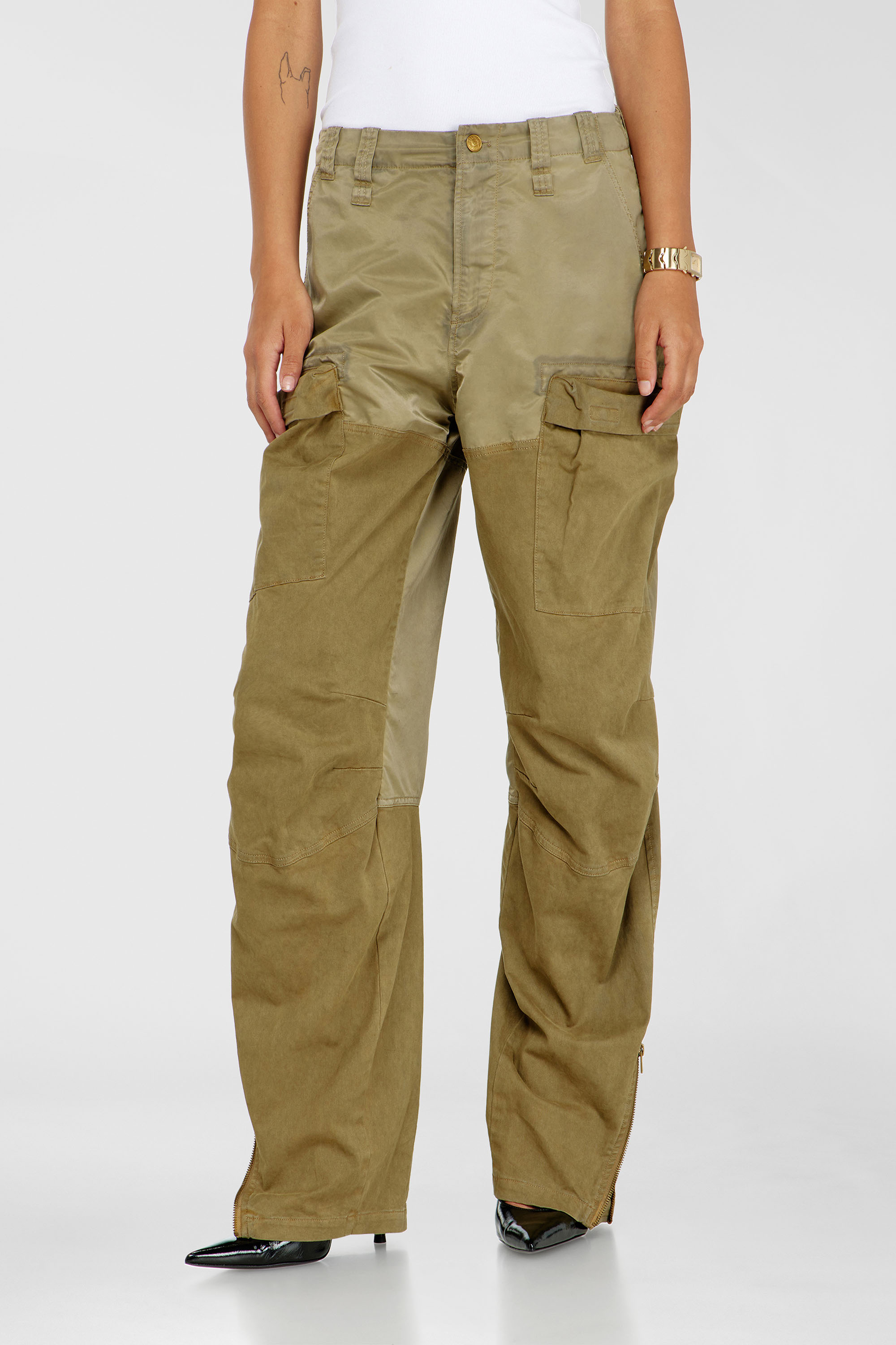 Diesel - P-ARKER, Pantalon cargo en coton et nylon Femme in Vert - 1