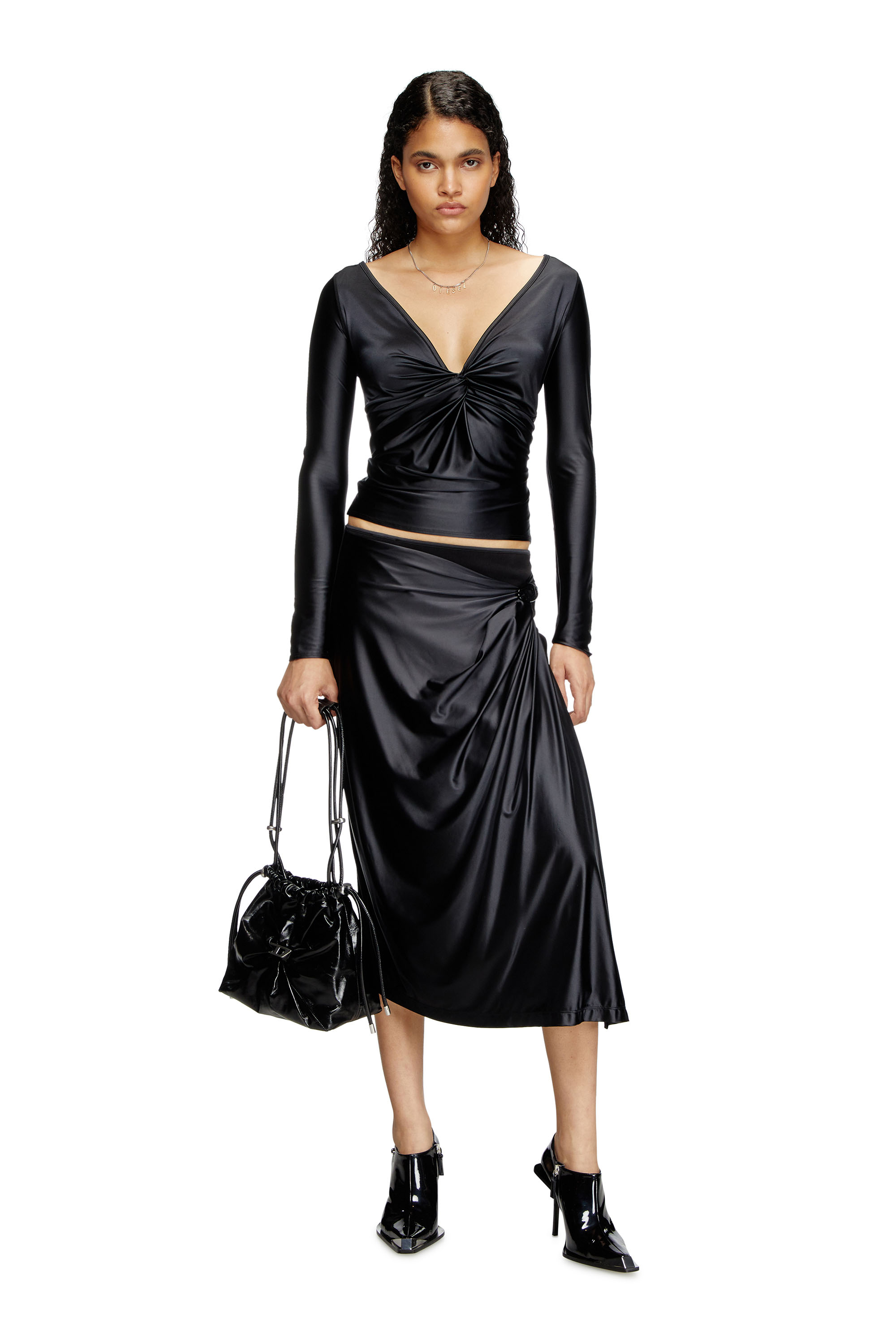 Diesel - SCRUNCH-D BUCKET, Scrunch-D-Sac seau en cuir froissé et brillant Femme in Noir - 7