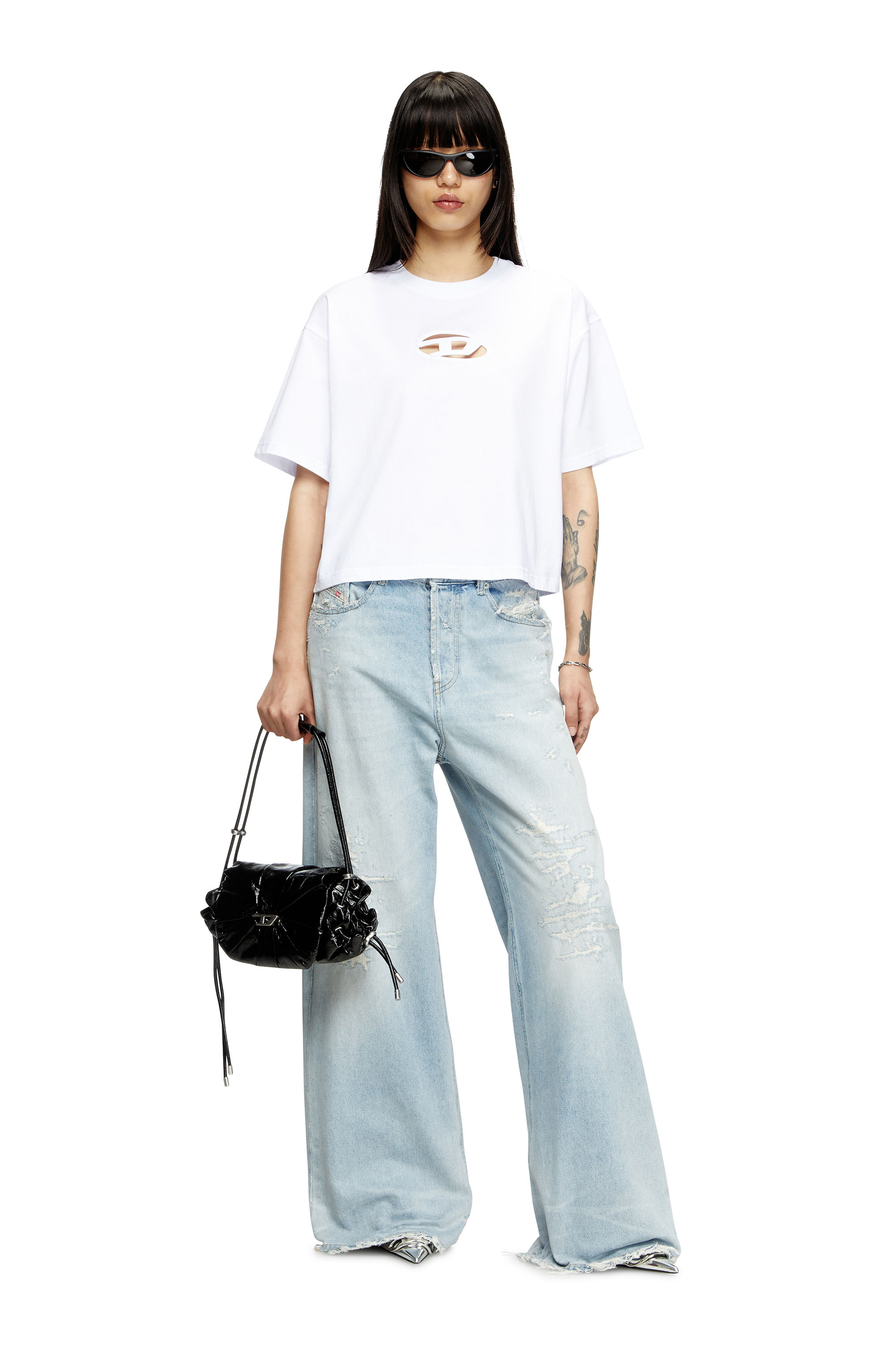 Diesel - T-BUXT-CROP-OD, T-shirt boxy avec cut-out Oval D Femme in Blanc - 2