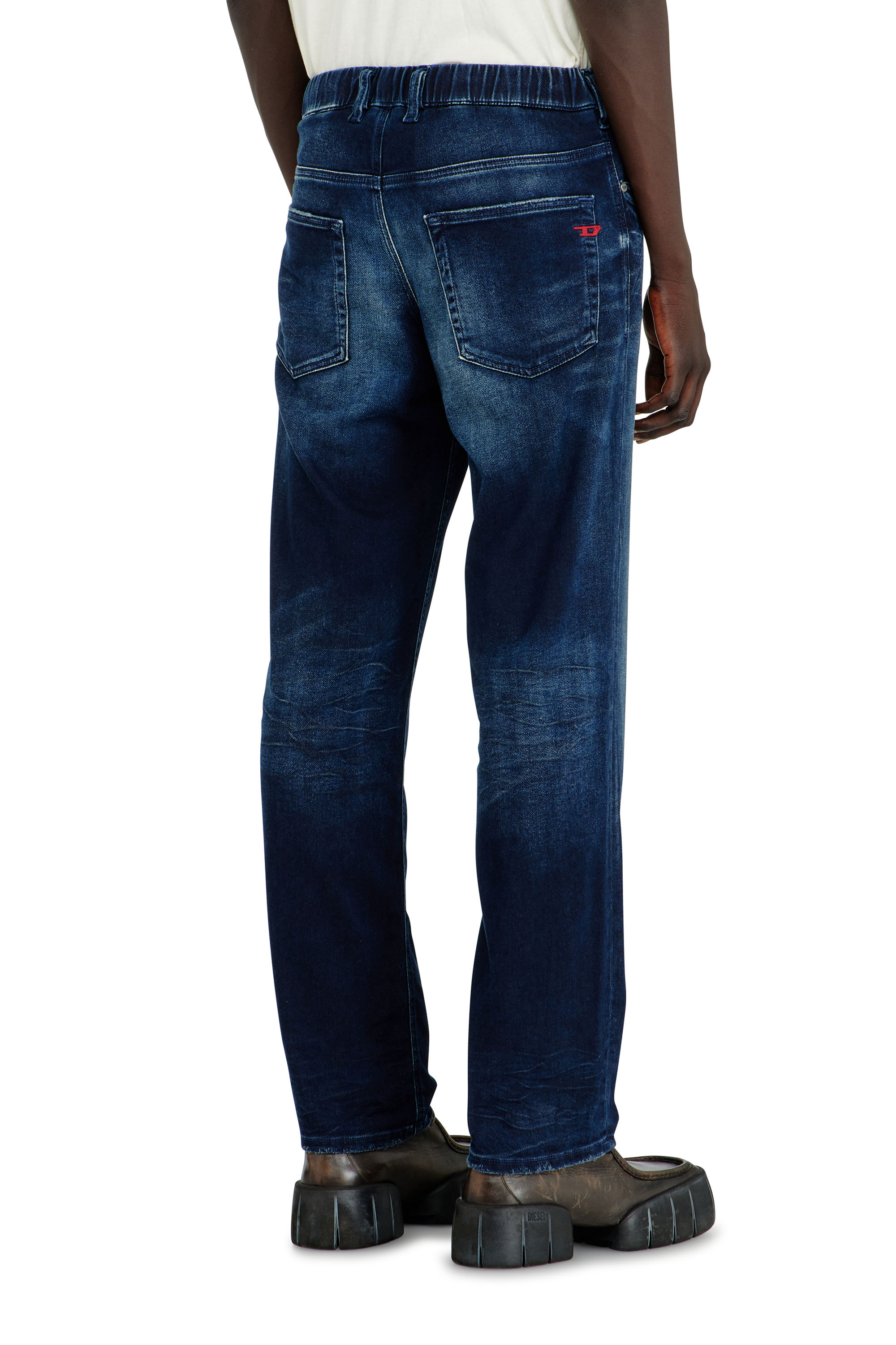 Diesel - Regular 2090 D-Veekley Joggjeans&reg; 09P93 Homme, Bleu Fonc&eacute; - Image 4