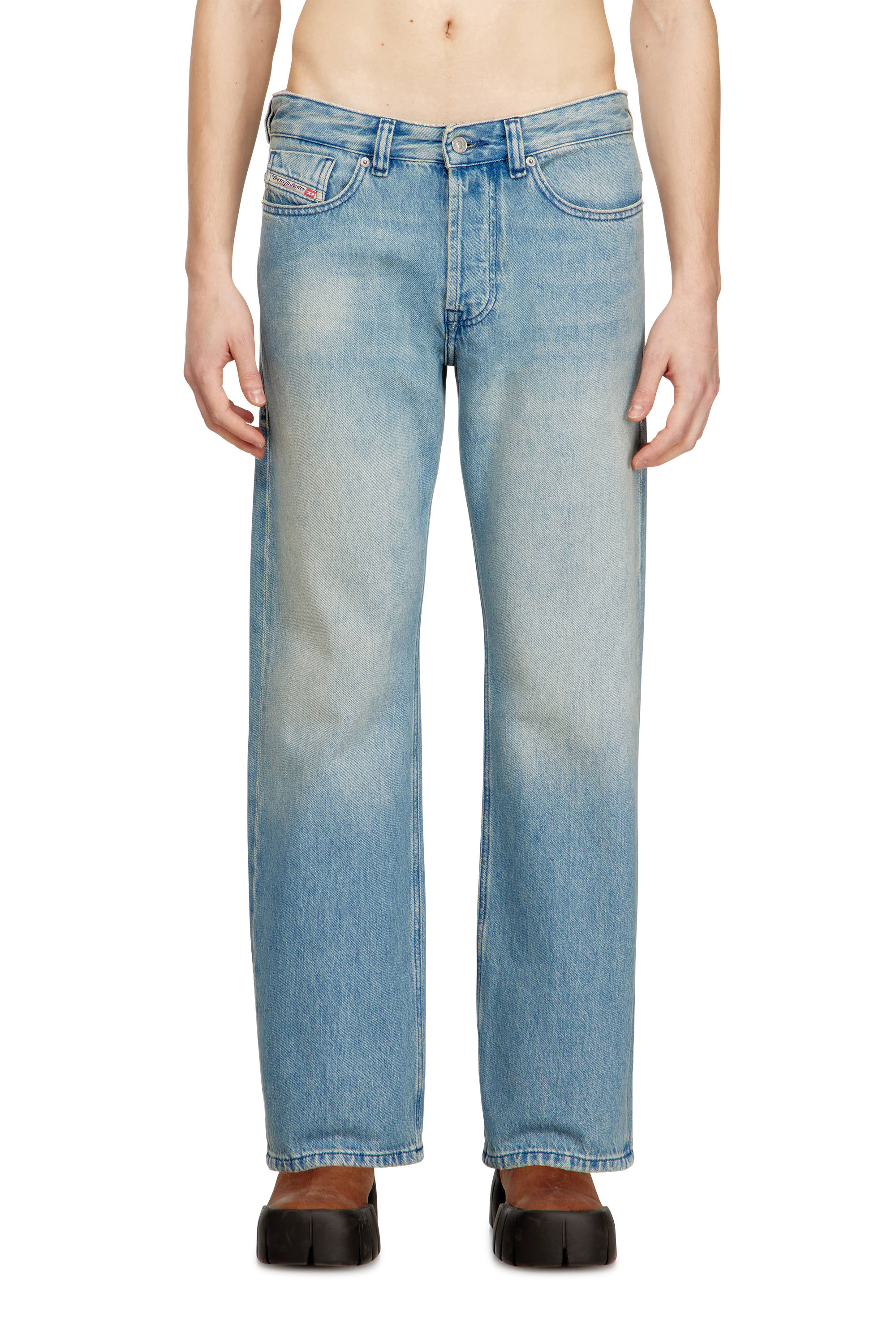 Diesel - Relaxed Jeans 1980 D-Eeper 0BEBF Homme, Bleu Clair - Image 1