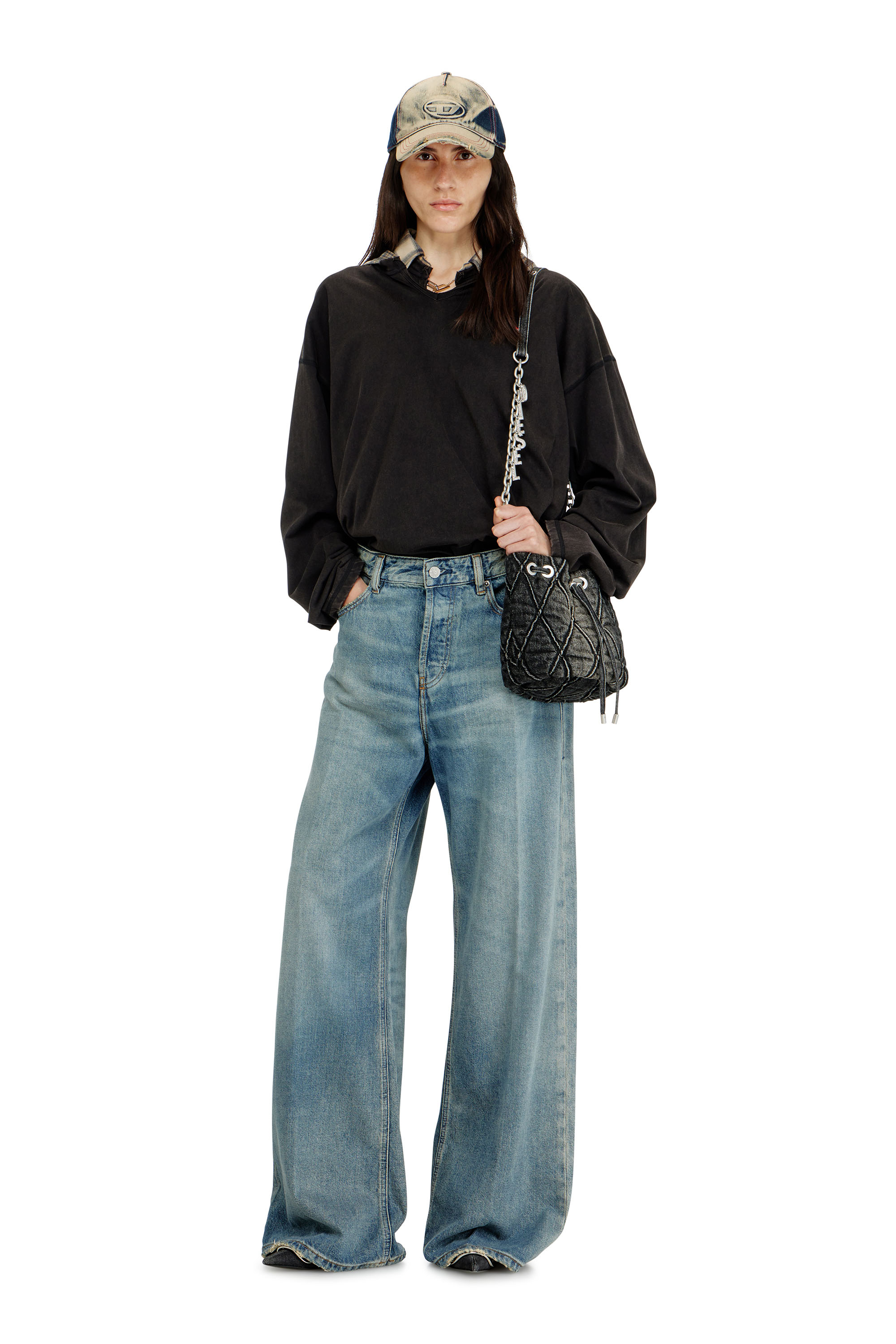 Diesel - CHARM-D BUCKET S, Charm-D S-Mini sac seau en denim matelass&eacute; trait&eacute; Femme in Noir - 2