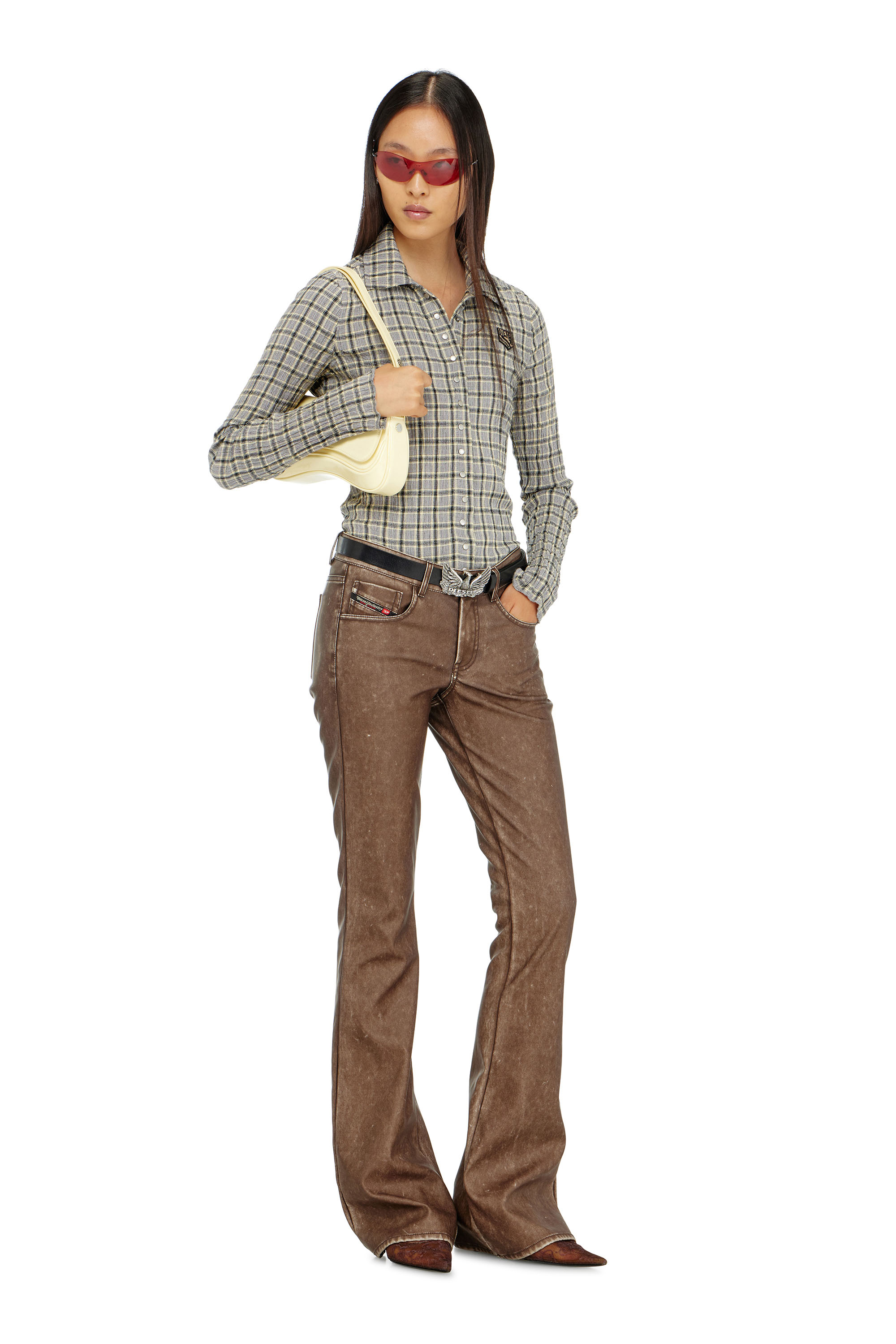 Diesel - P-STELLAR-S1, Pantalon bootcut en tissu enduit trait&eacute; Femme in Marron - 1