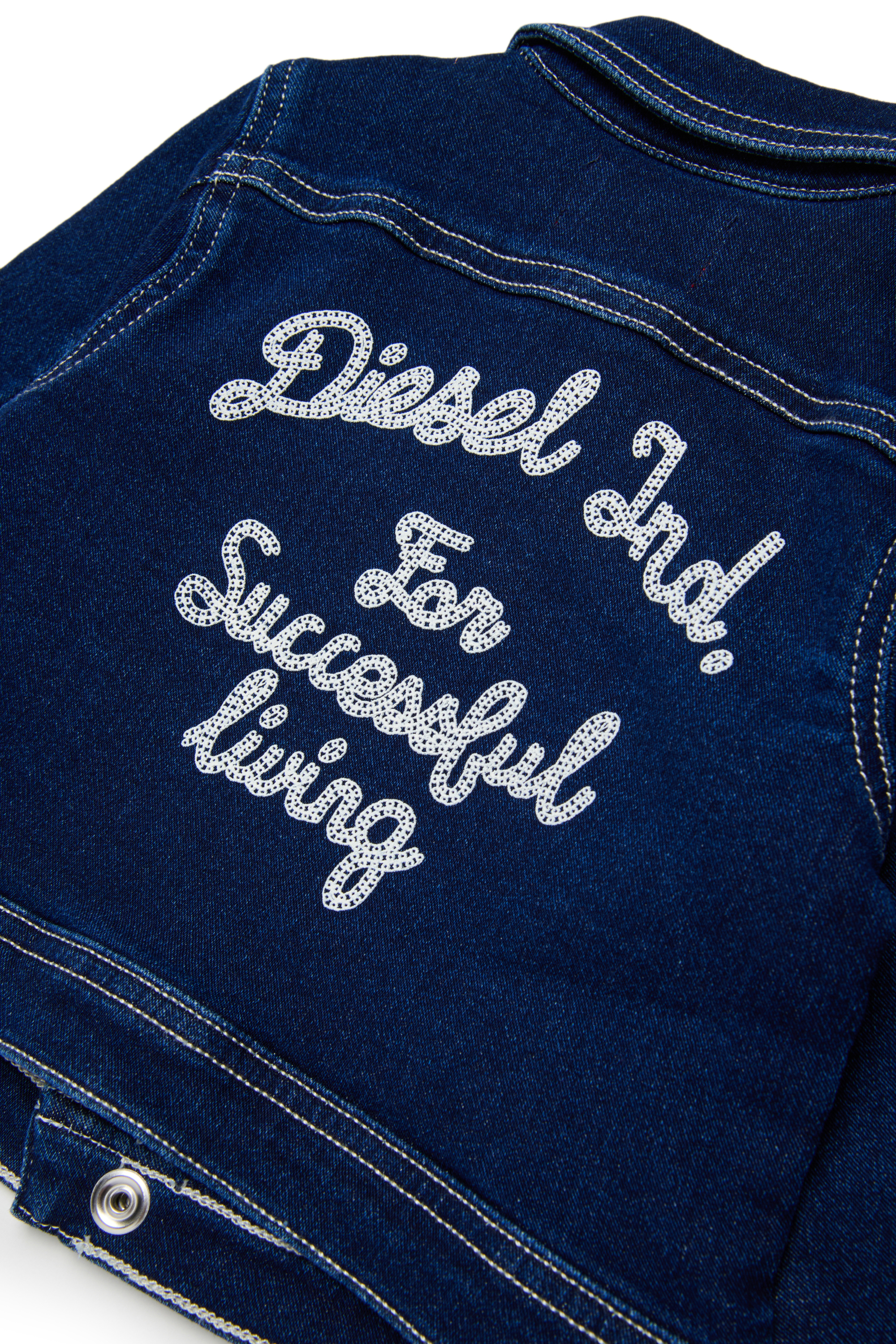 Diesel - JOMYB JJJ, Veste JoggJeans avec broderie au dos Mixte in Bleu - 4