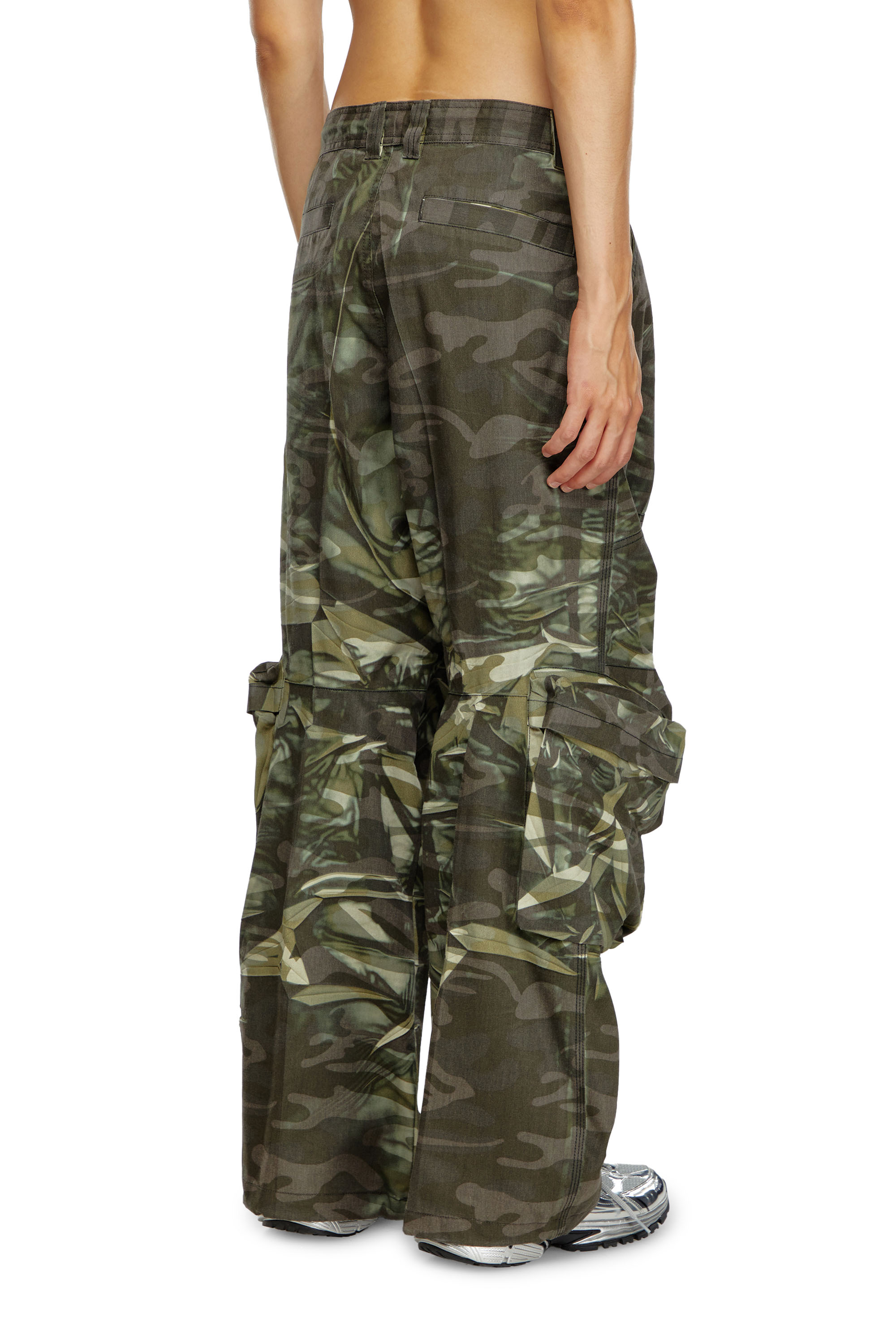 Diesel - P-ARNE, Pantalon cargo camouflage avec imprimé froissé Homme in Vert - 4