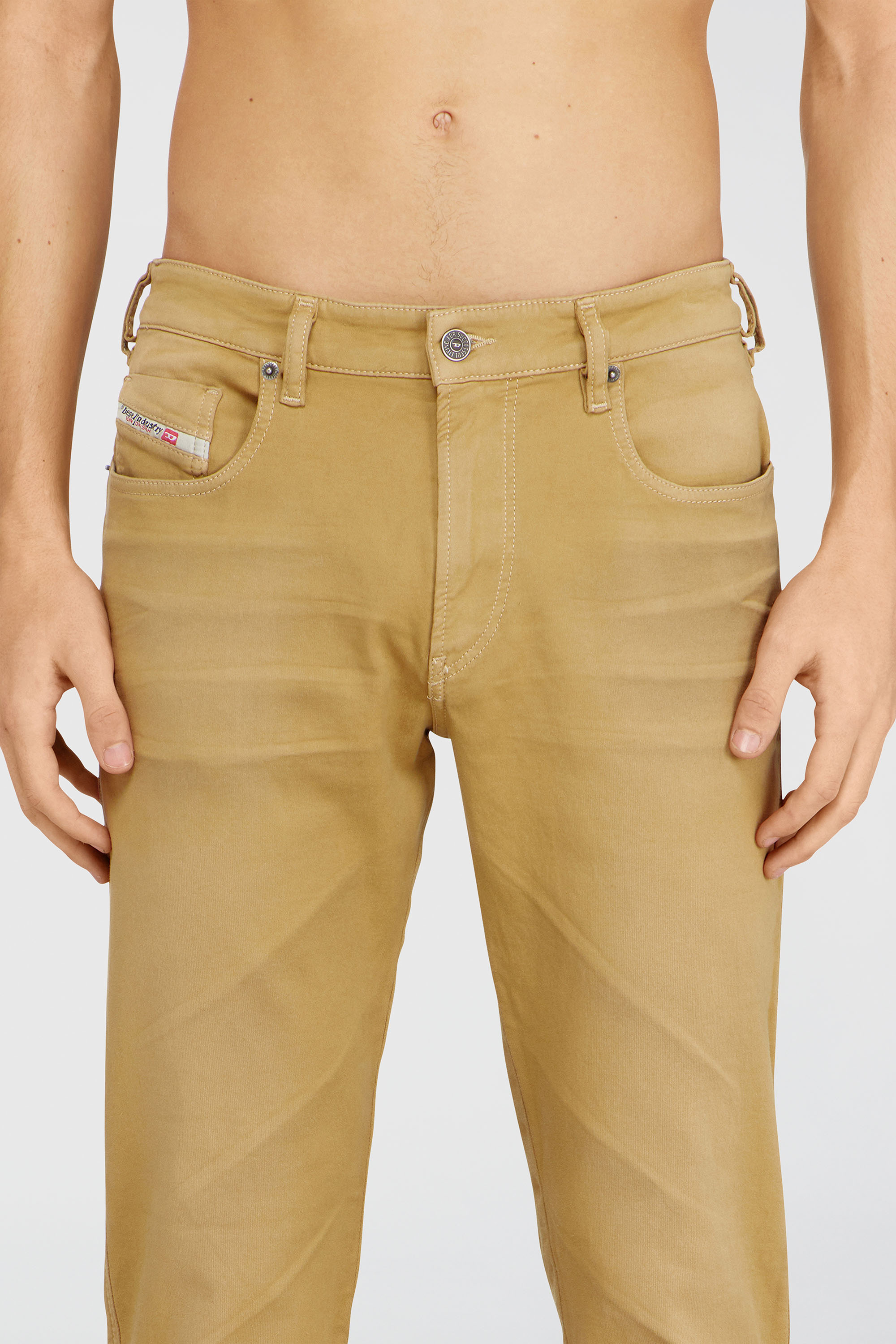 Diesel - Slim 2062 D-Strukt Joggjeans&reg; 0670M Homme, Beige - Image 5