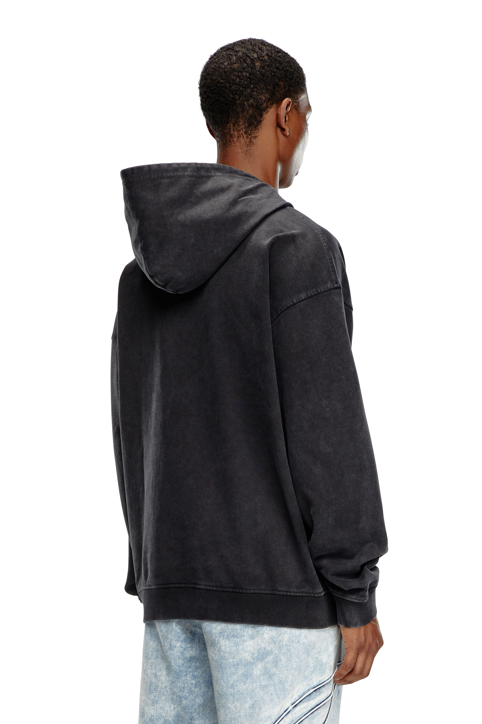 Diesel - S-BOXT-HOOD-Q7, Homme Sweat-shirt à capuche avec logo imprimé multicouche in Noir - Image 4