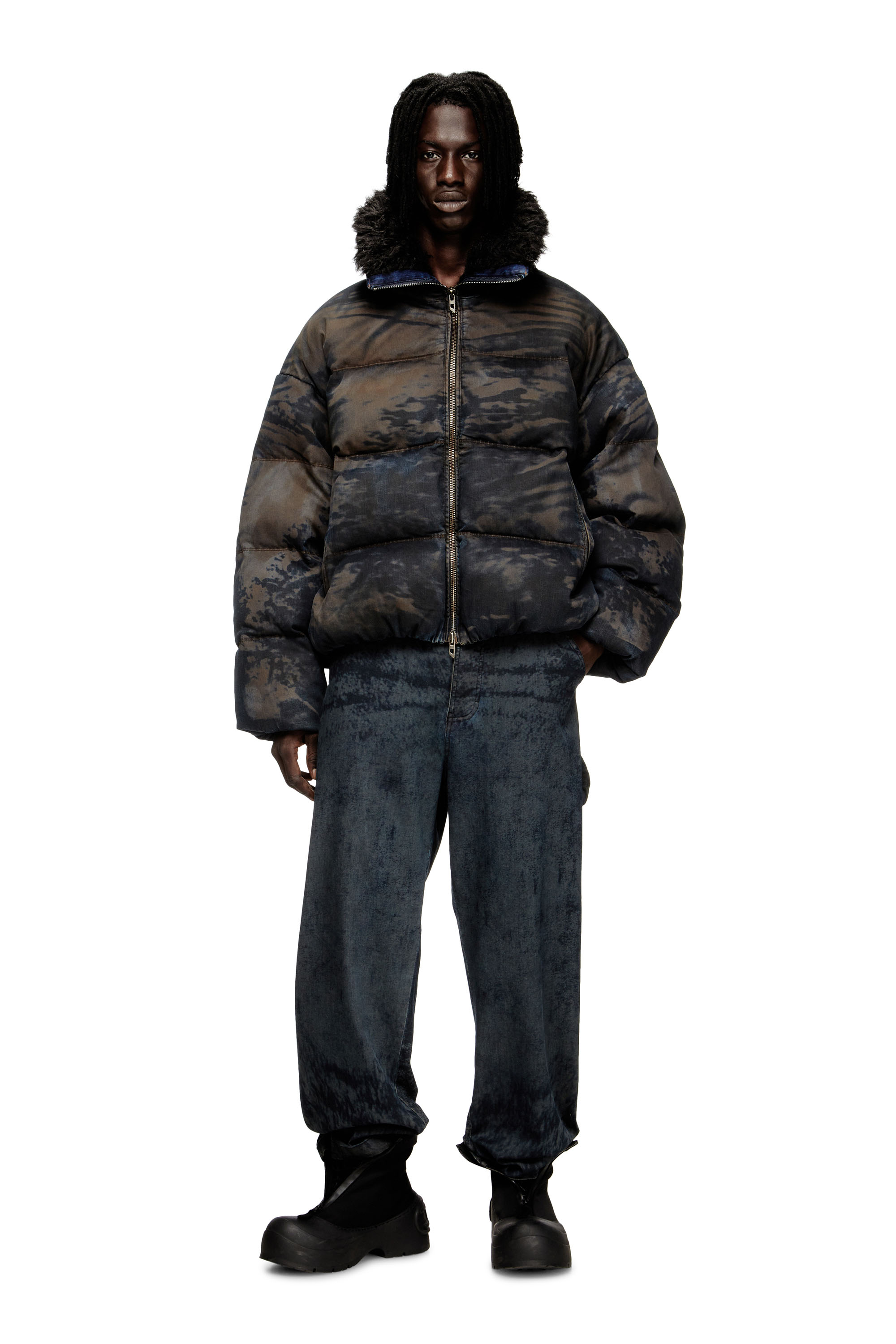Diesel - W-JOHNS, Doudoune en denim camouflage effet sali Homme in Polychrome - 2