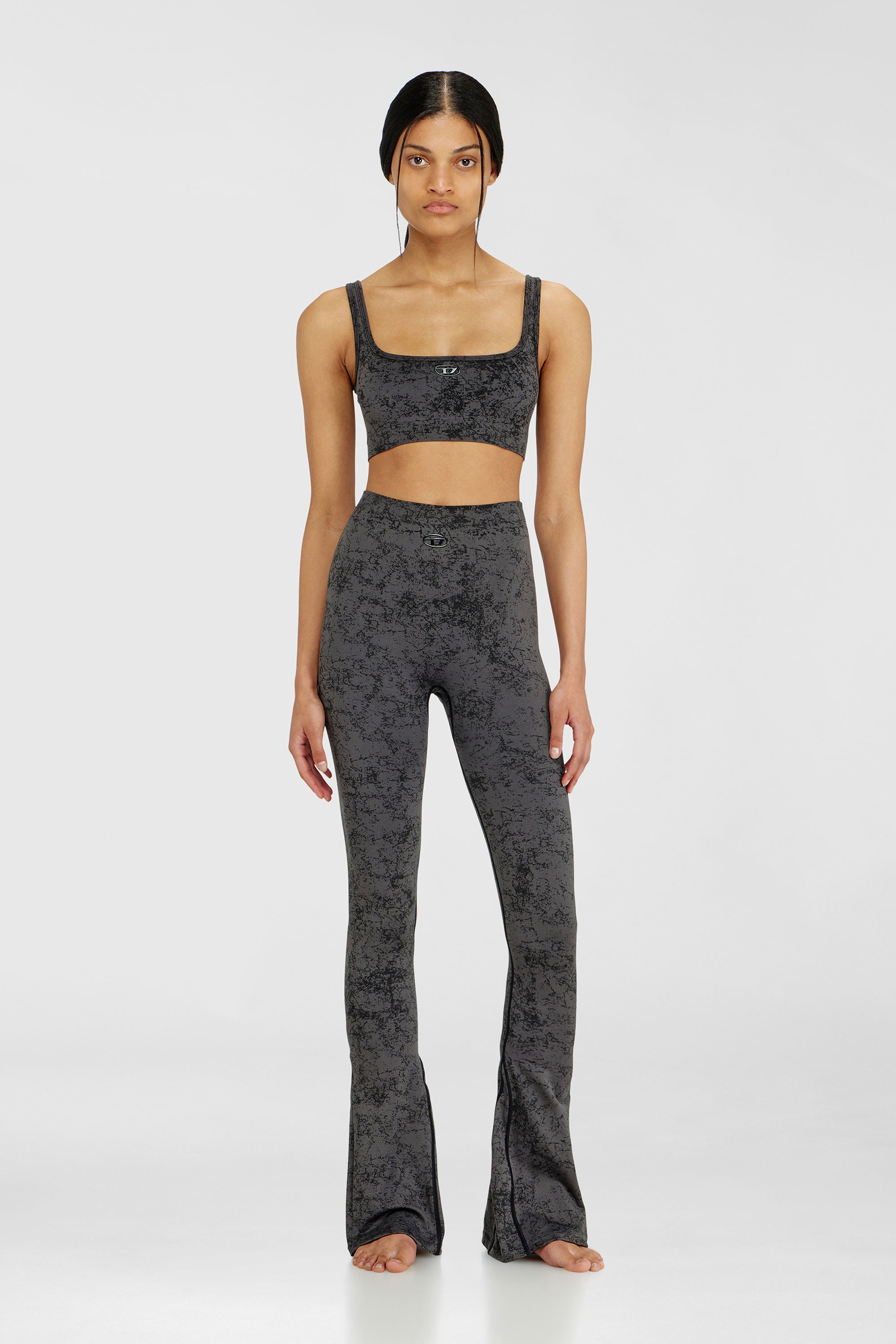 Diesel - CORNELIA-UTLT, Legging &eacute;vas&eacute; avec imprim&eacute; utilitaire Femme in Gris - 2