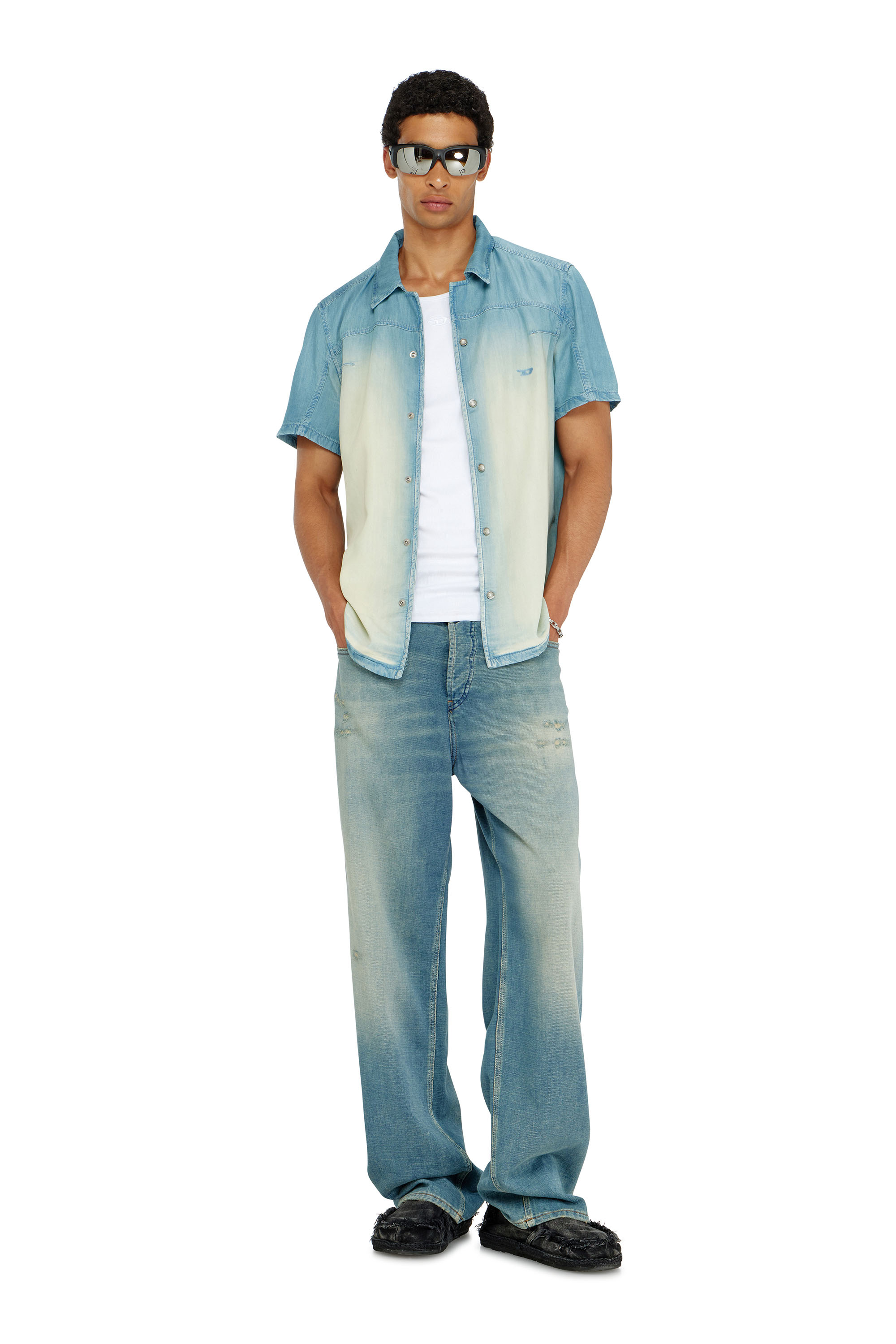 Diesel - D-CLARIVO-S, Chemise &agrave; manches courtes en denim fluide surteint Homme in ToBeDefined - 1