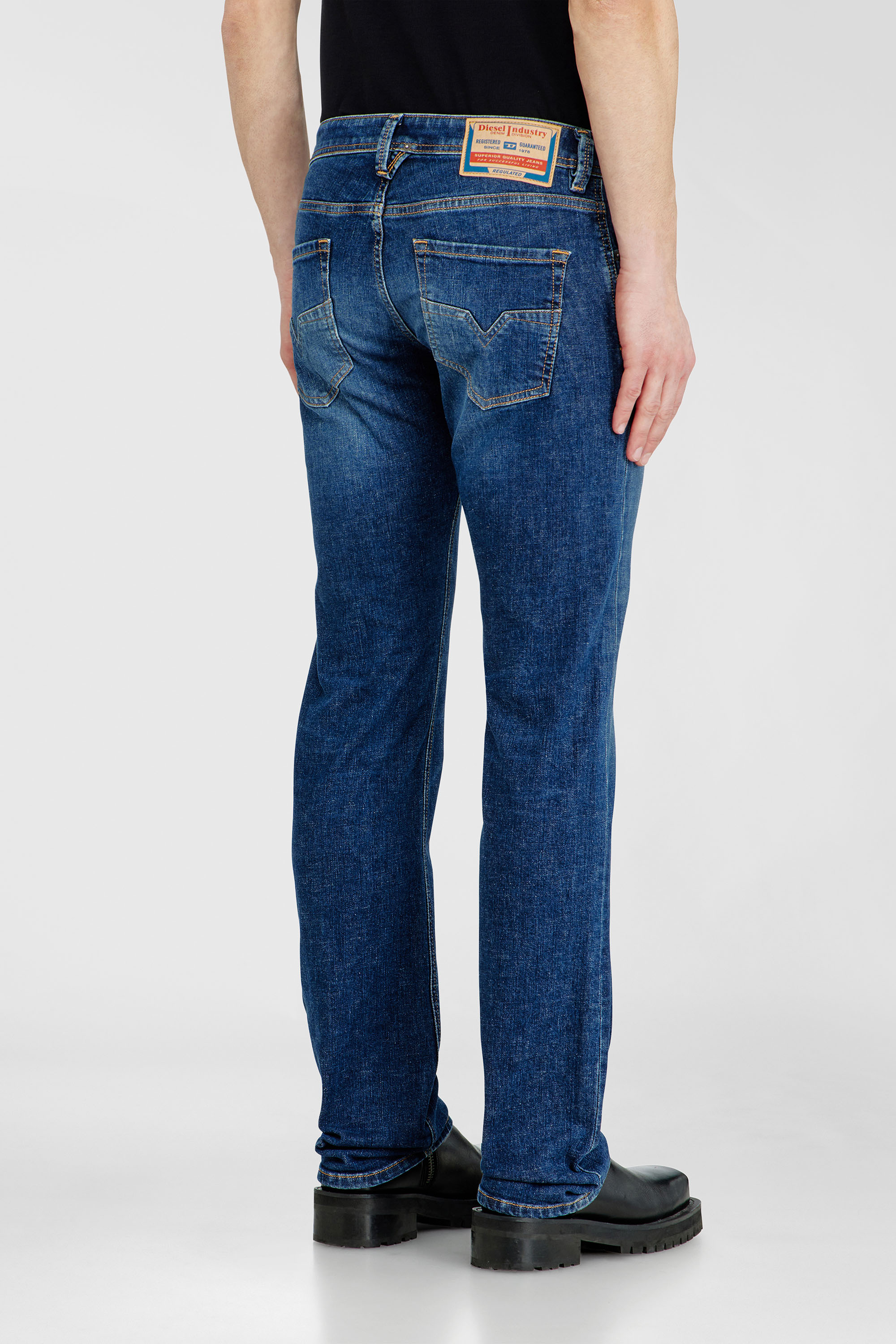 Diesel - Regular Jeans 1985 Larkee 09J47 Homme, Bleu Fonc&eacute; - Image 5