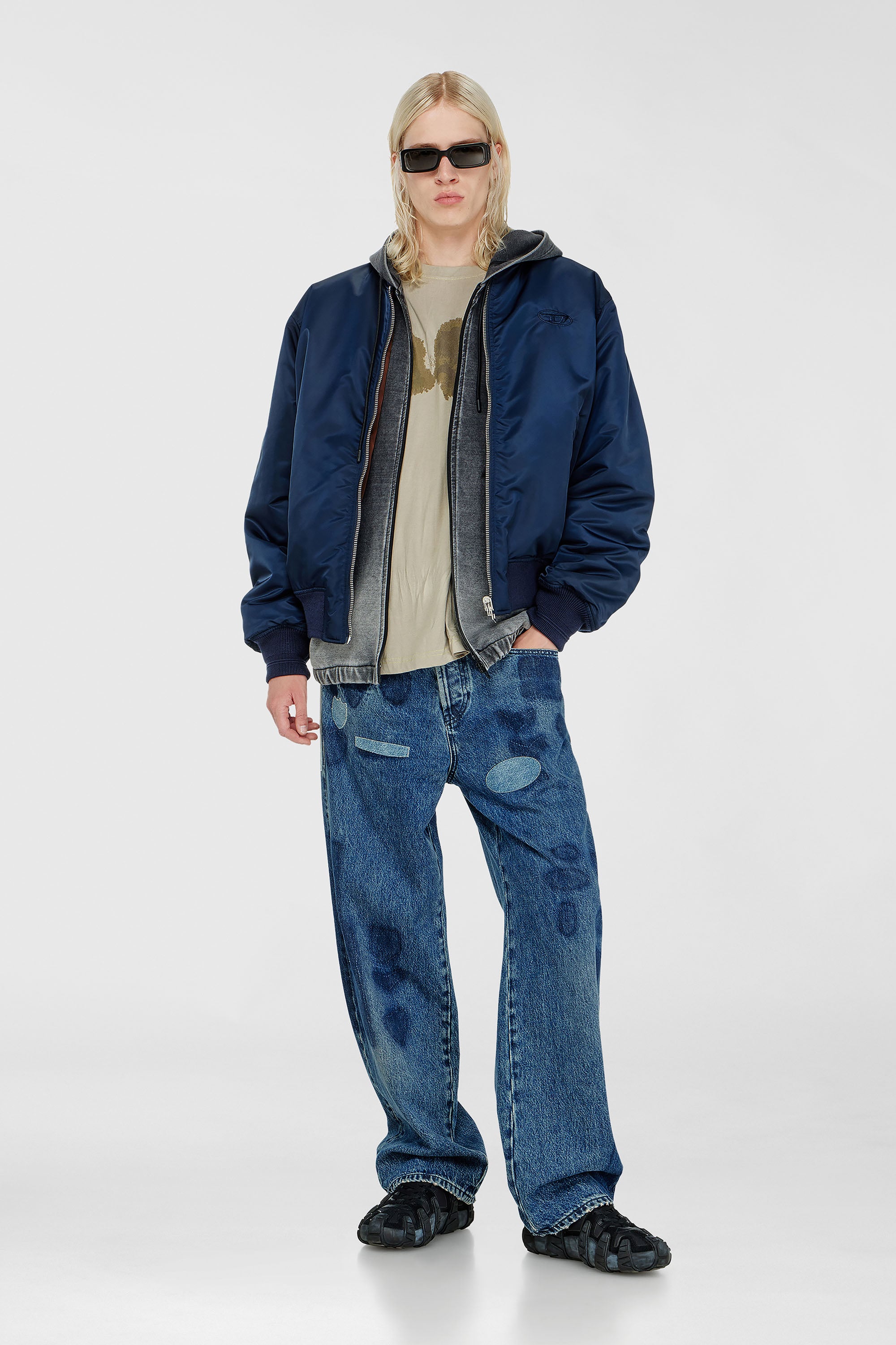 Diesel - W-TYPE-D1, Blouson aviateur rembourr&eacute; avec broderie Oval D Homme in Bleu - 2