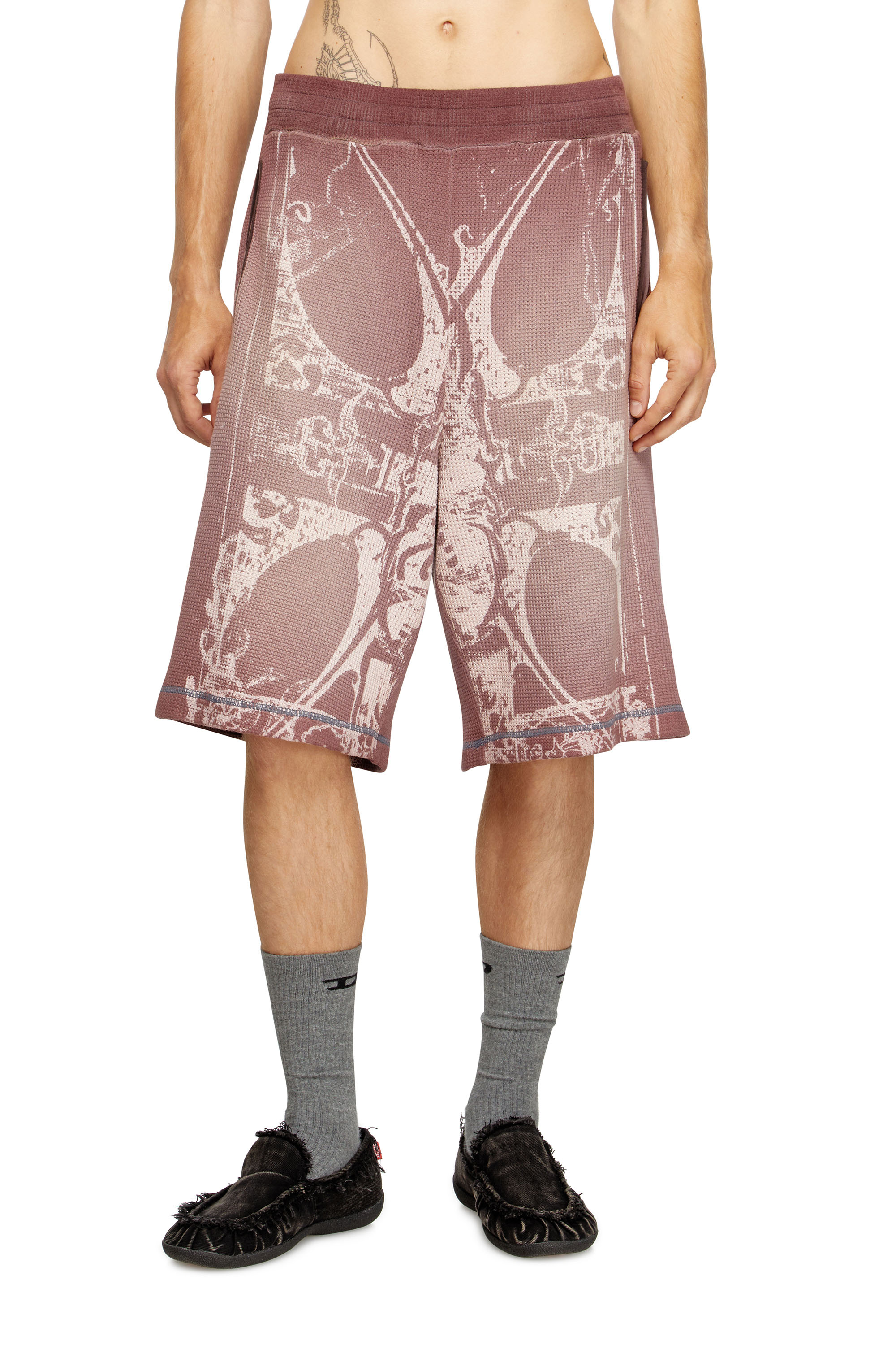 Diesel - P-WARKY-SHORT, Short gaufré avec imprimé médiéval Homme in ToBeDefined - 1
