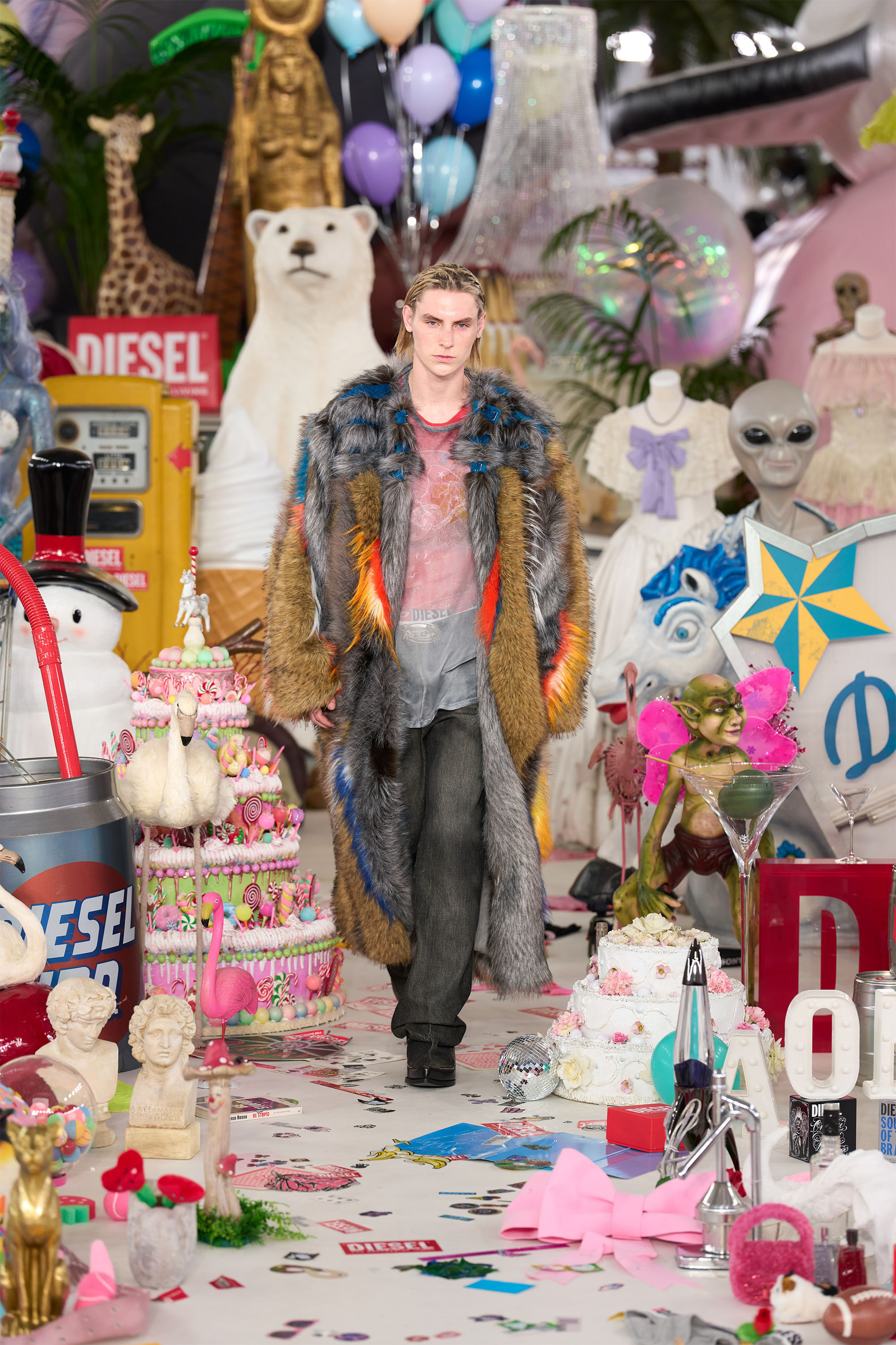 Diesel - T-GERI-LS, T-shirt &agrave; manches longues avec graphismes concert Homme in Rouge - 6