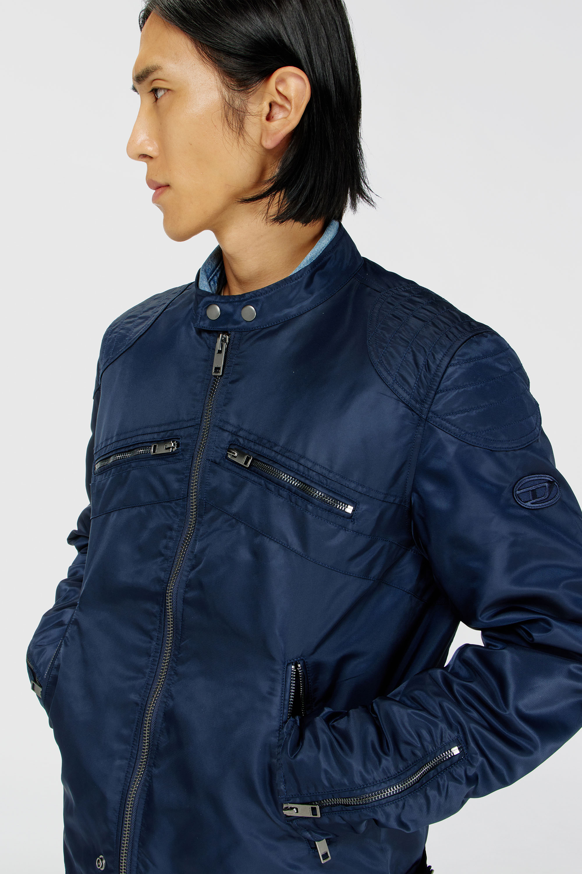 Diesel - J-GLORY-T92, Veste en nylon avec &eacute;paules matelass&eacute;es et poches zipp&eacute;es Homme in Bleu - 5