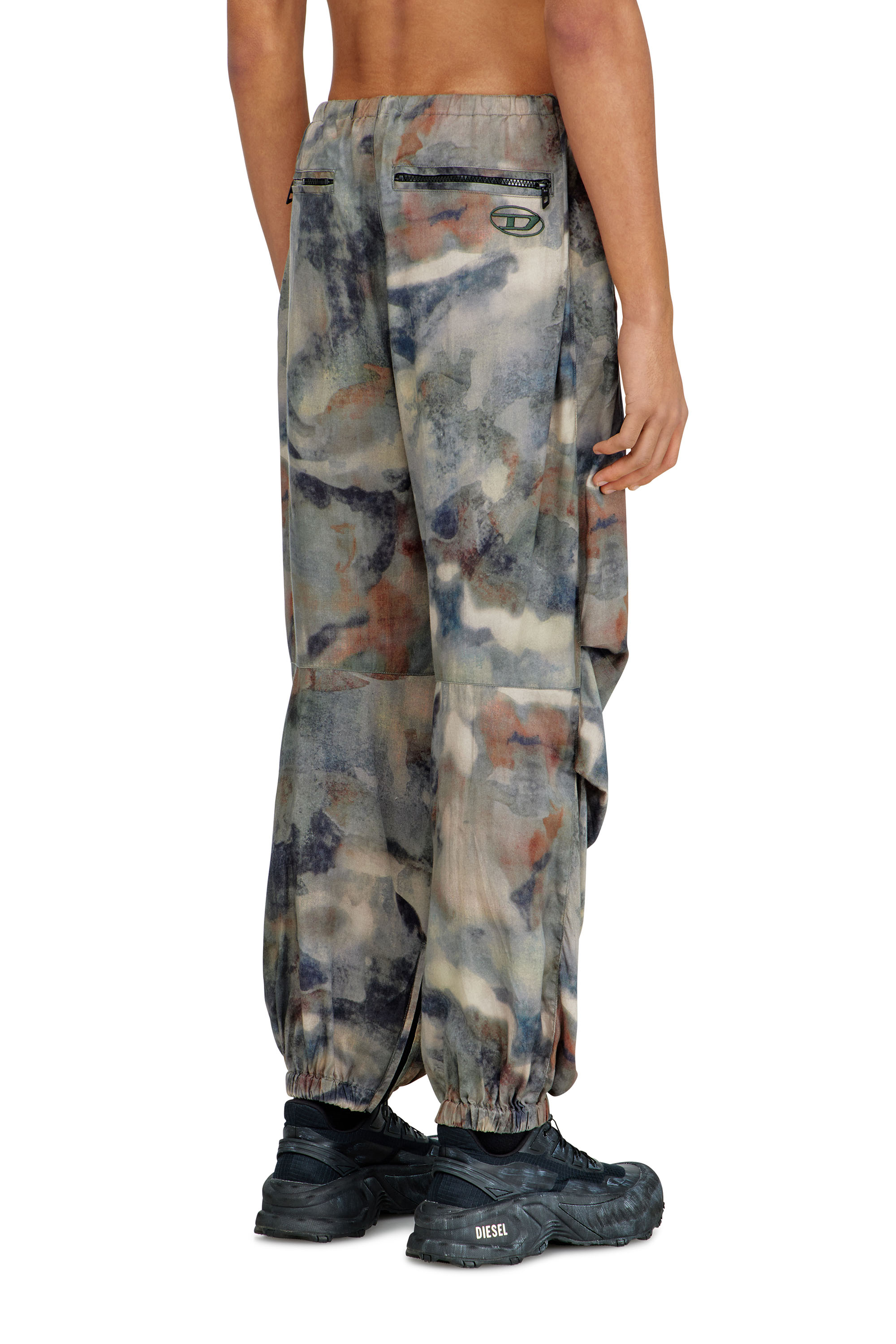 Diesel - P-STITCH-TKBZ, Pantalon cargo en tissu imprim&eacute; Homme in Polychrome - 4