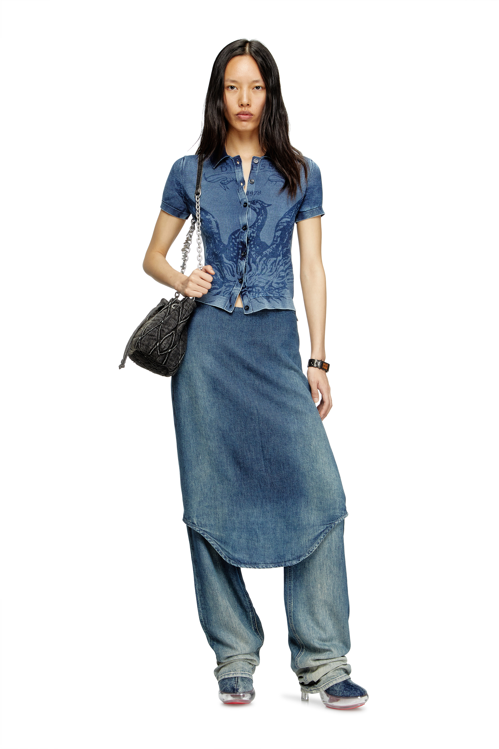 Diesel - CHARM-D BUCKET S, Charm-D S-Mini sac seau en denim matelassé traité Femme in Noir - 6