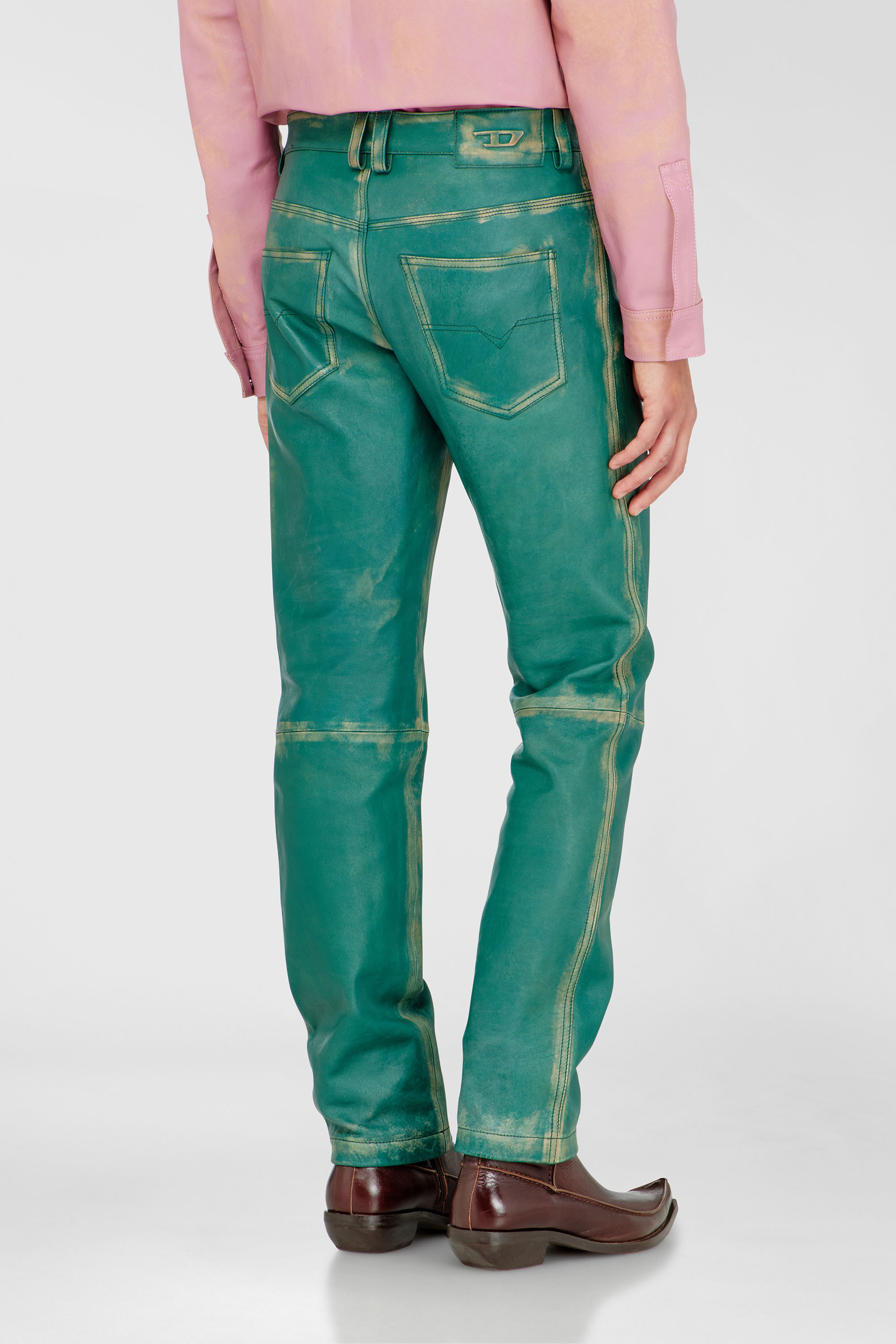 Diesel - P-OCKET, Pantalon en cuir trait&eacute; Homme in Vert - 4