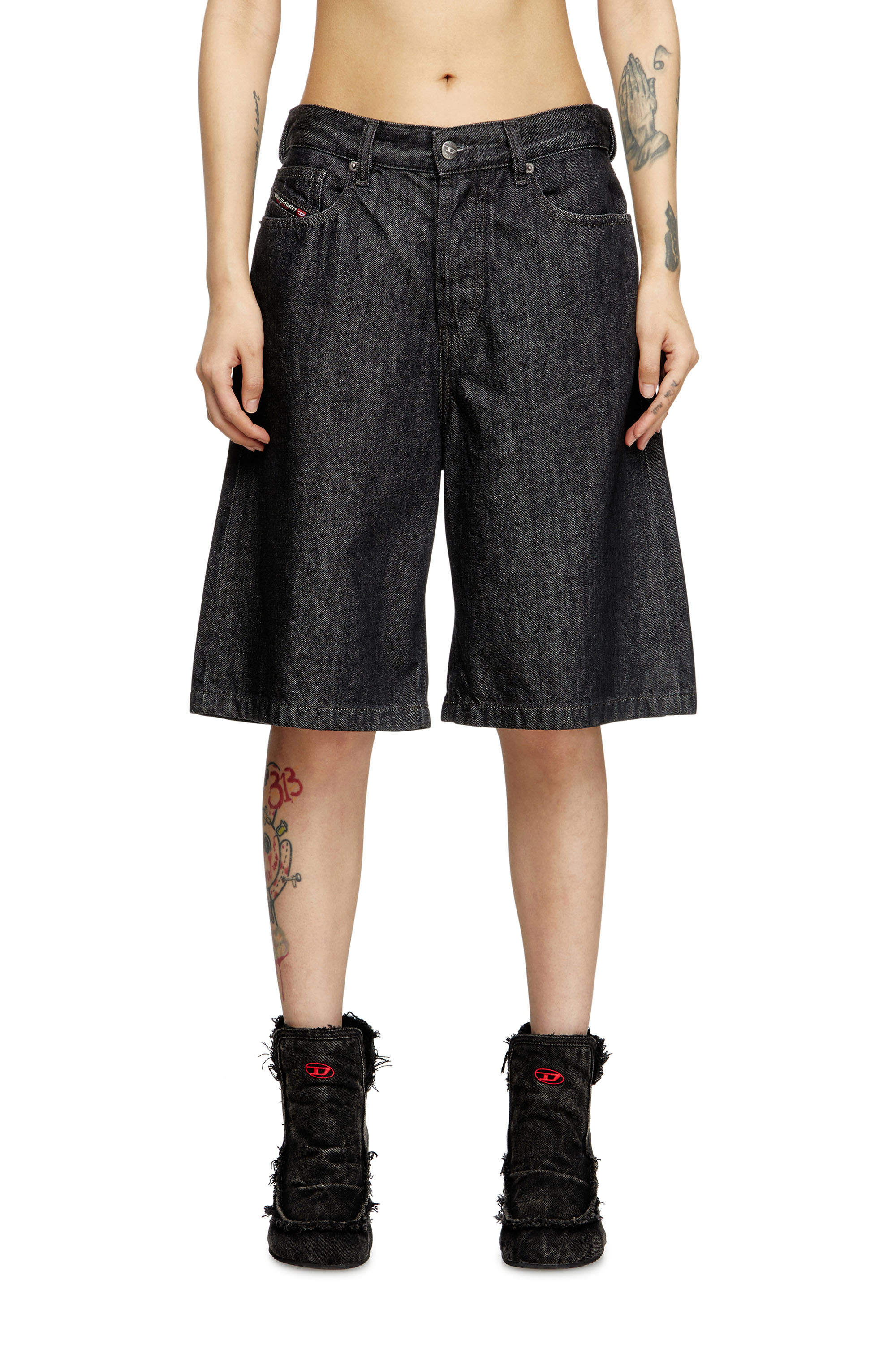 Diesel - DE-SIRE-SHORT, Short en denim rinse-wash Femme in Noir - 3