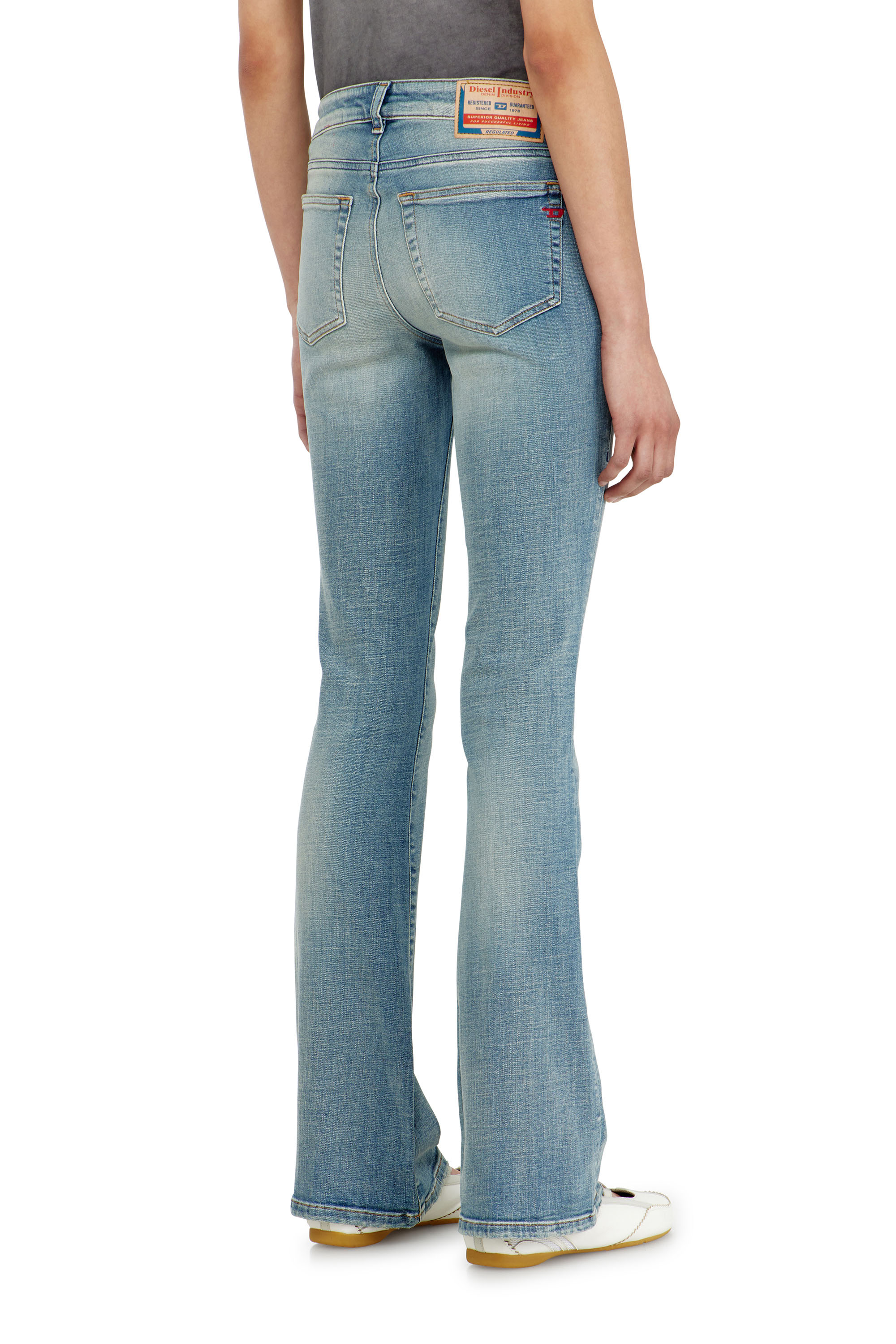 Diesel - Bootcut Jeans 1969 D-Ebbey 09P42 Femme, Bleu Clair - Image 5