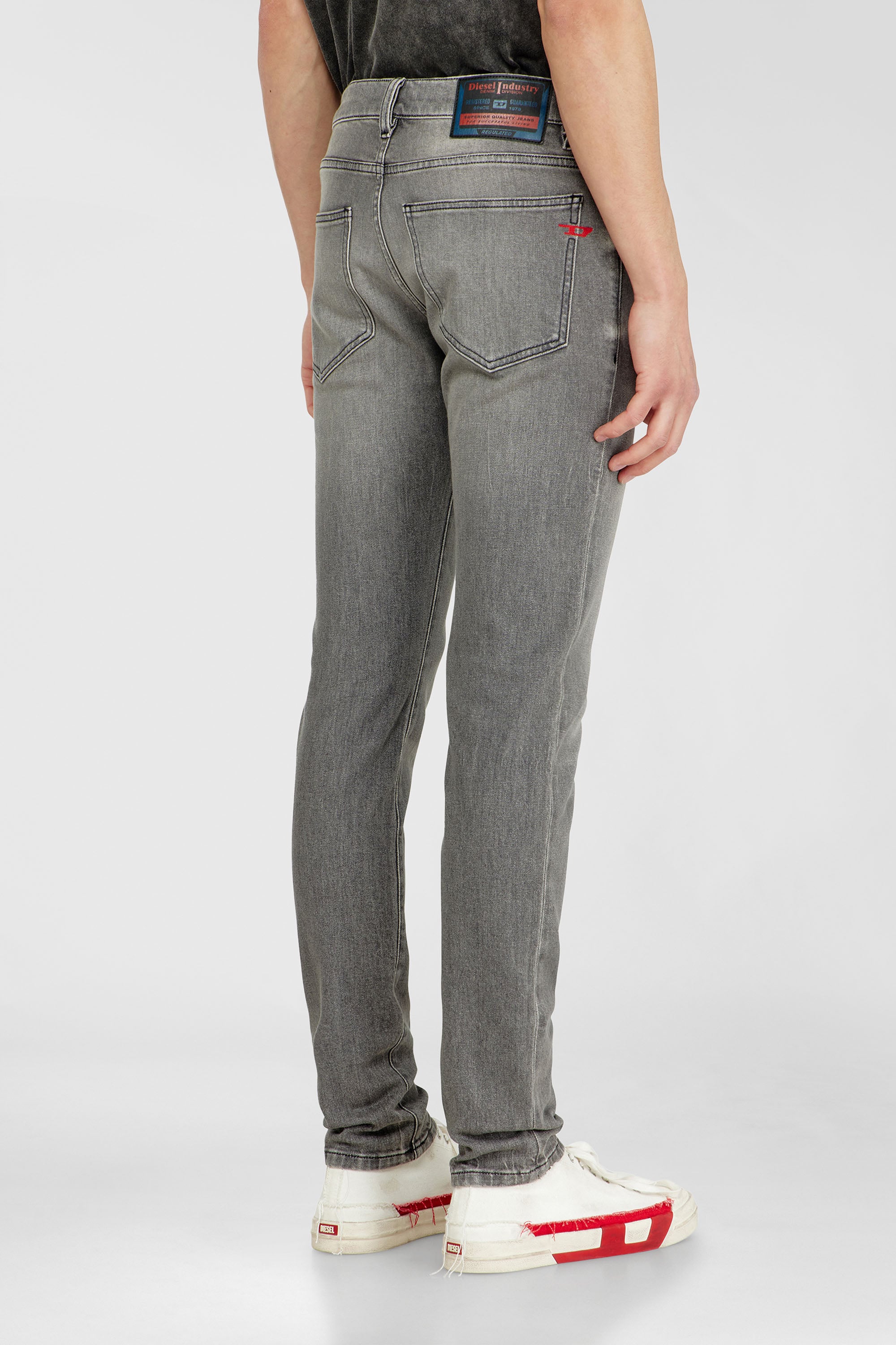 Diesel - Slim Jeans 2019 D-Strukt 0KBBL Homme, Gris Clair - Image 5