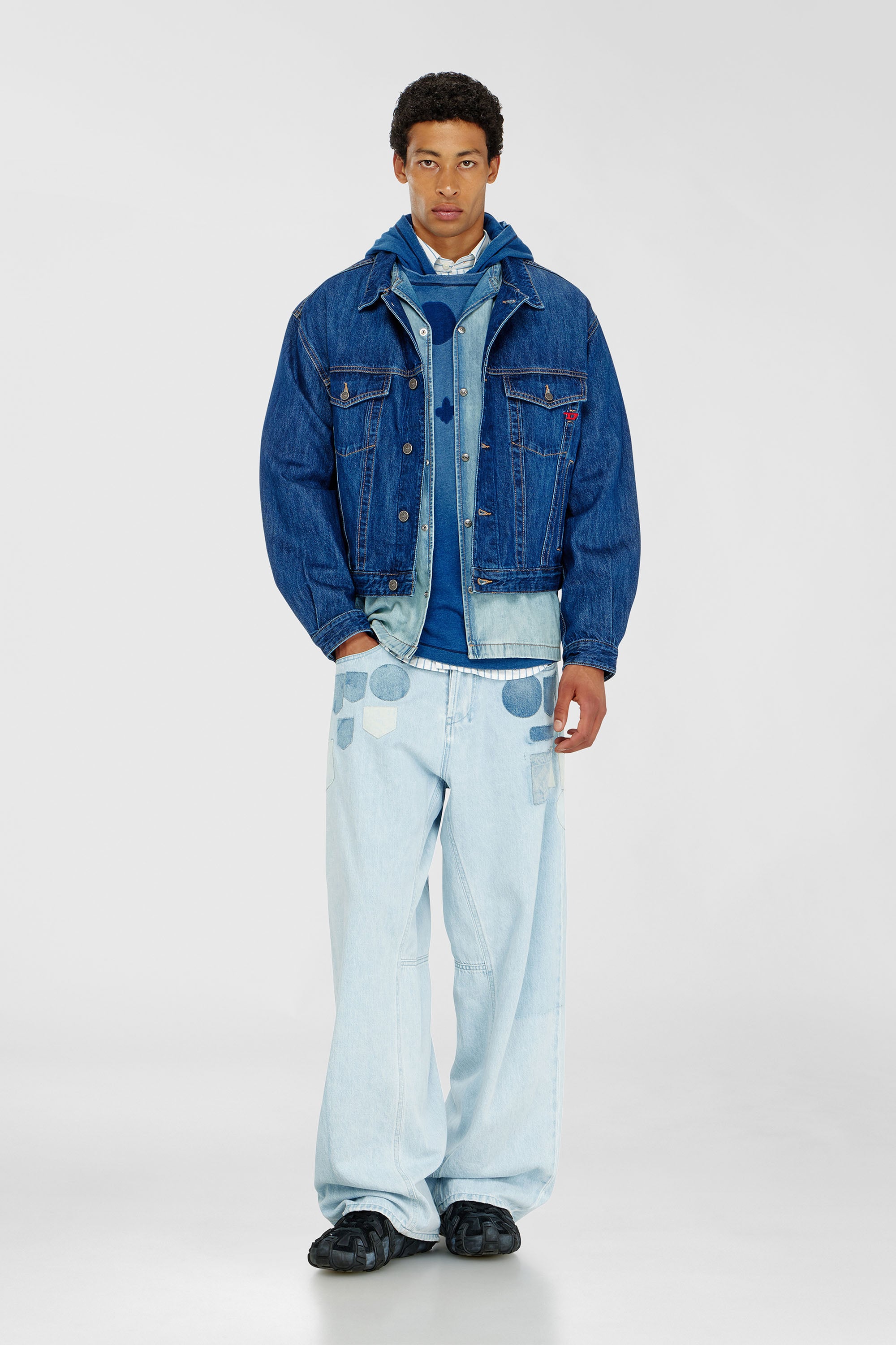 Diesel - T-NOX-LS-HOOD, T-shirt &agrave; capuche manches longues avec patchs effet ombre Homme in Bleu - 2